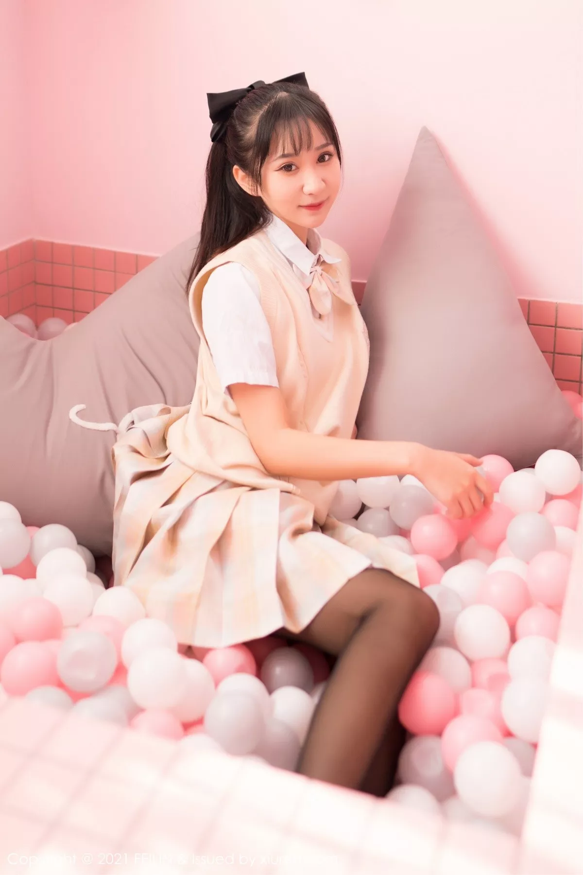 [FeiLin嗲囡囡]第417期小果冻儿写真 [70P]-001