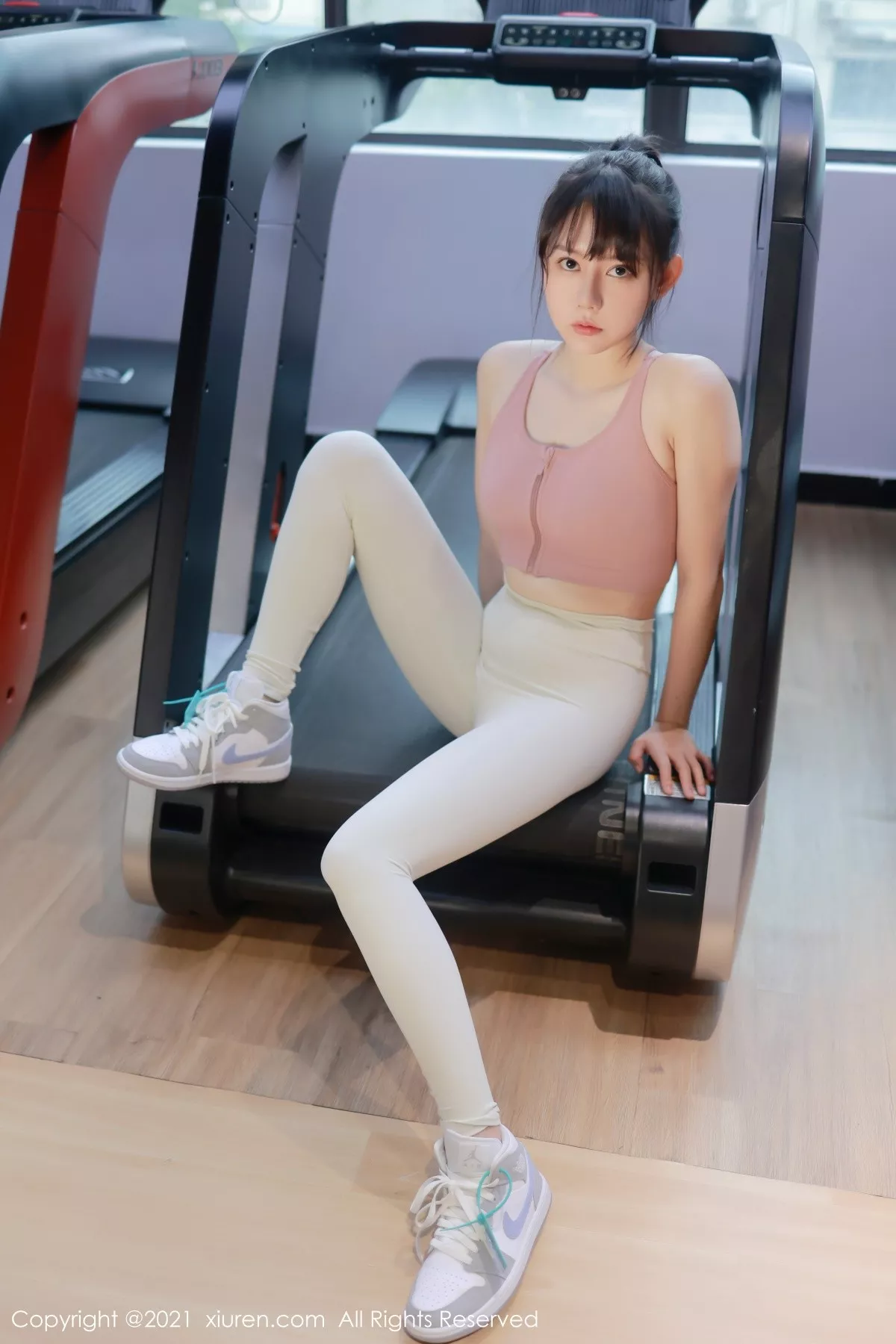 [XiuRen秀人网]第4137期韩希蕾写真 [30P]-001