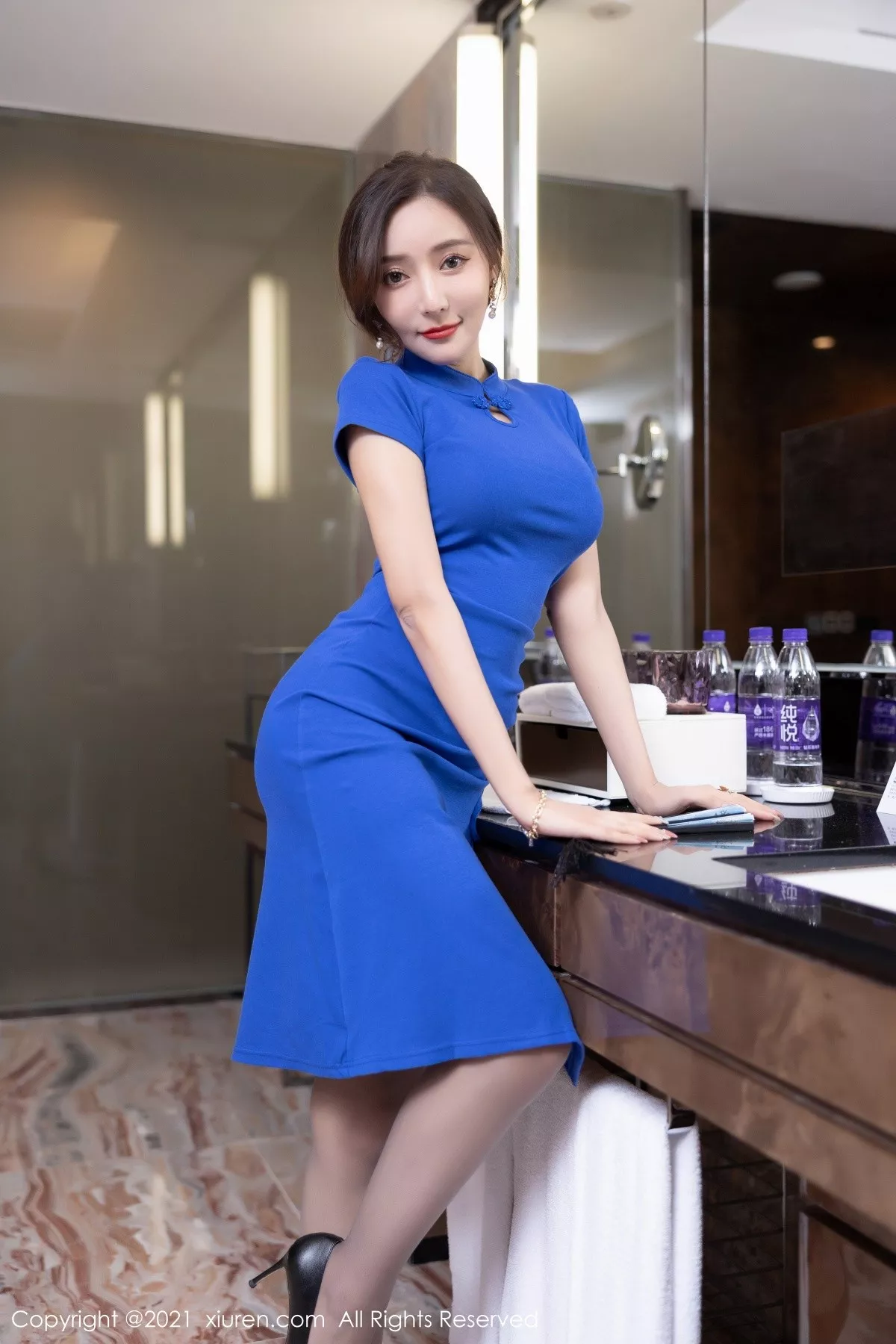[XiuRen秀人网]第4242期王馨瑶写真 [90P]-004