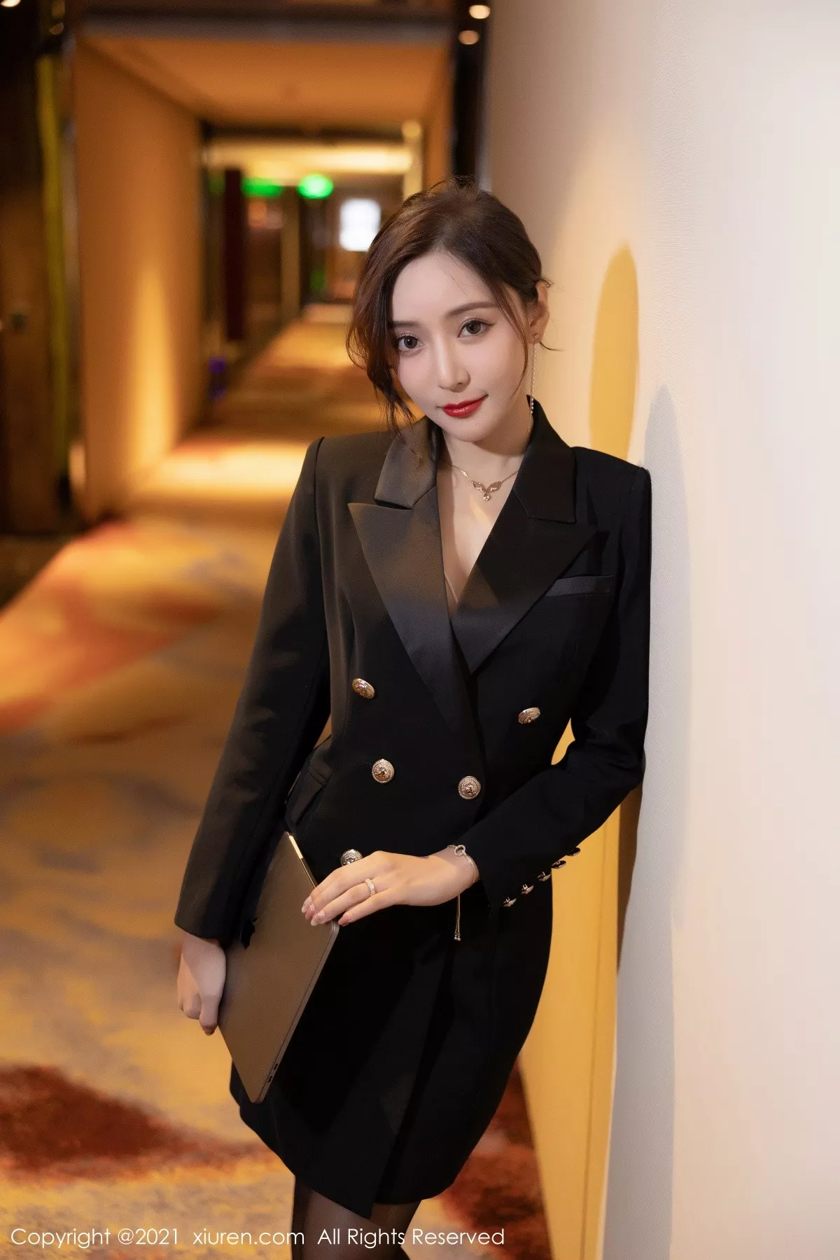 [XiuRen秀人网]第4293期王馨瑶写真 [81P]-002