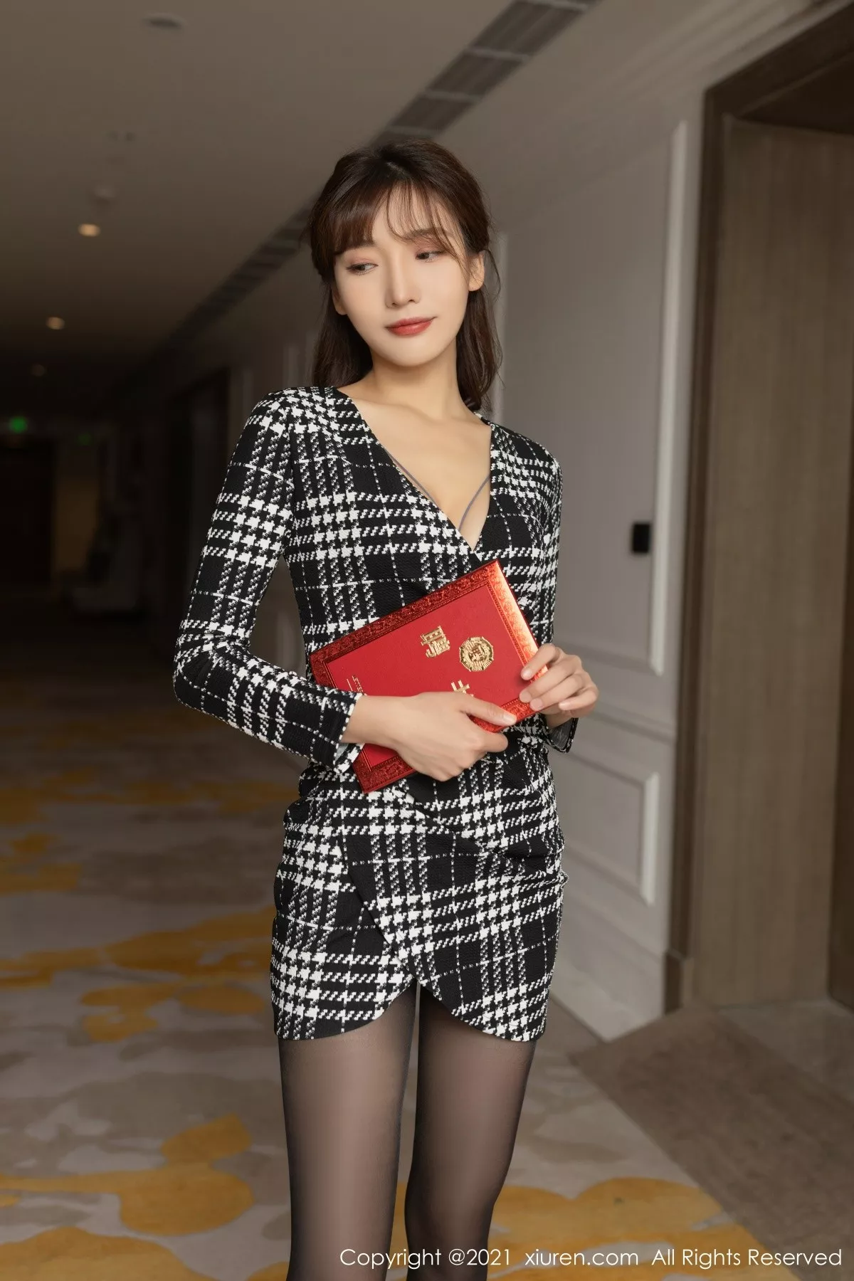 [XiuRen秀人网]第4292期陆萱萱写真 [88P]-002