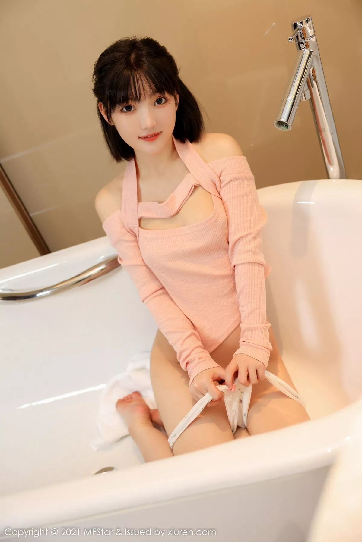 [MFStar模范学院]第545期甜筒晓彤写真 [56P]-032