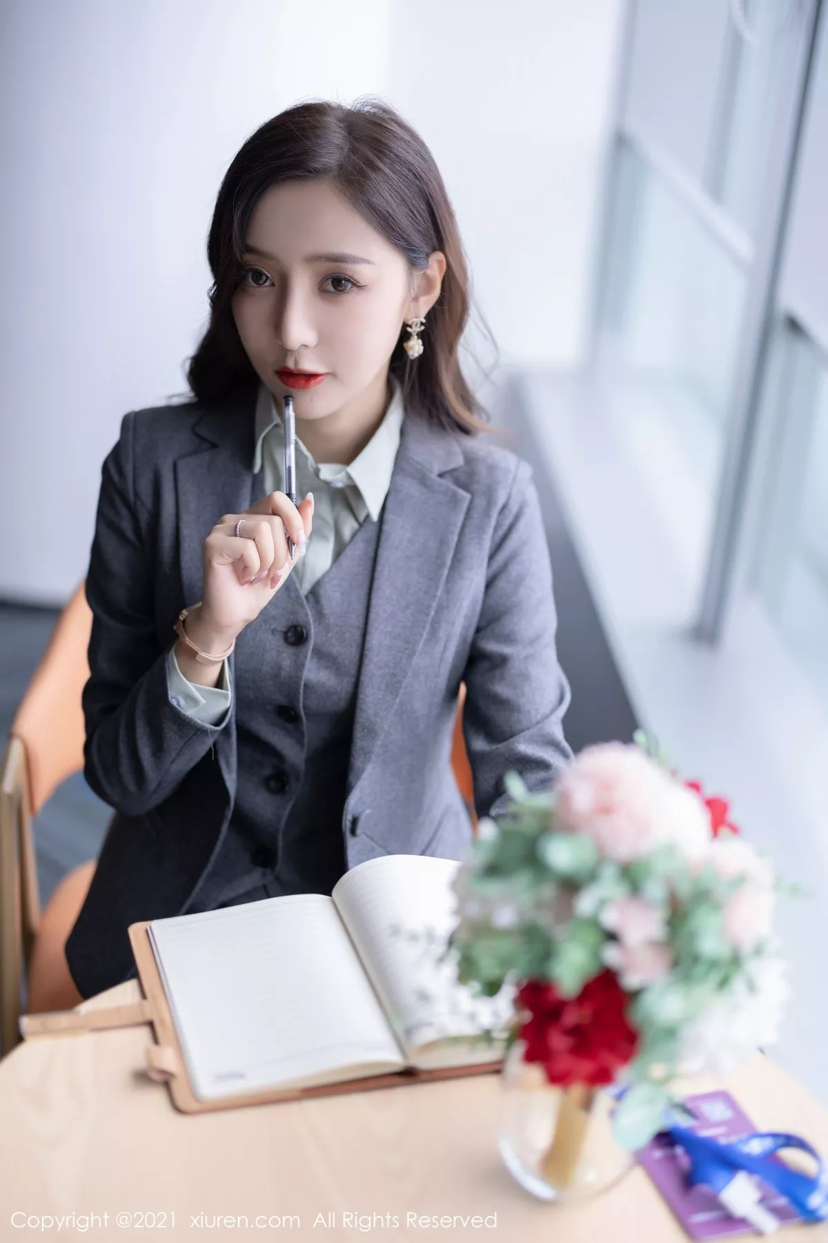 [XiuRen秀人网]第4251期王馨瑶写真 [80P]-004