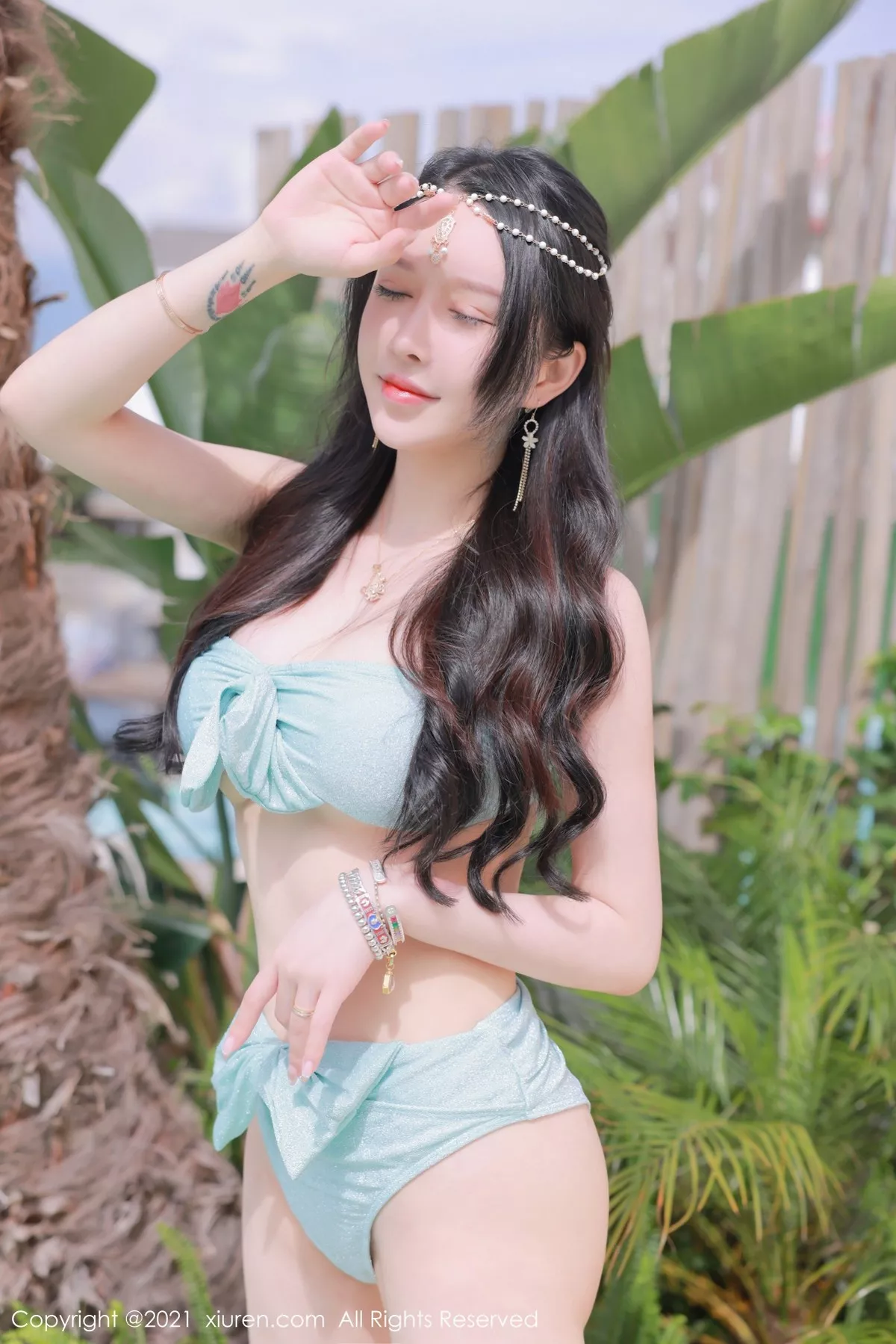 [XiuRen秀人网]第4248期玉兔写真 [50P]-001