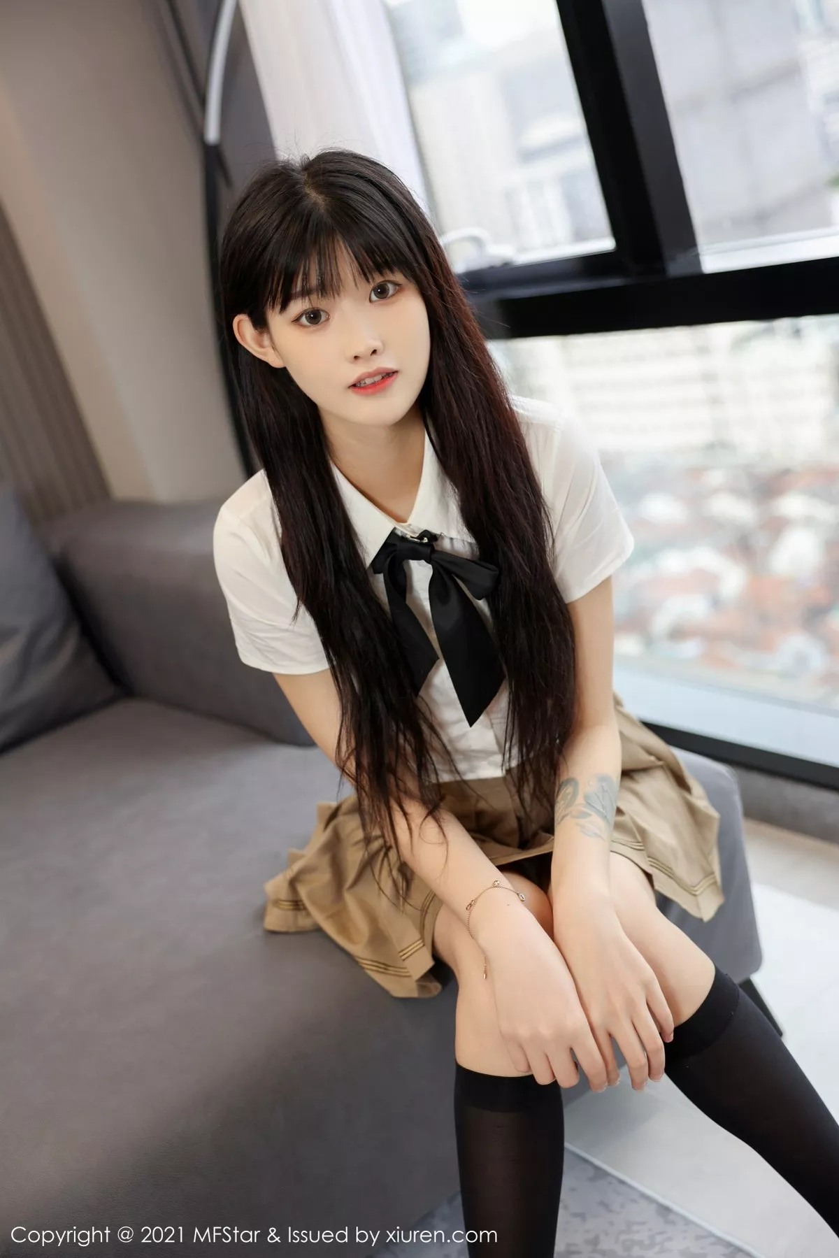 [MFStar模范学院]第546期77qiqi写真 [52P]-003