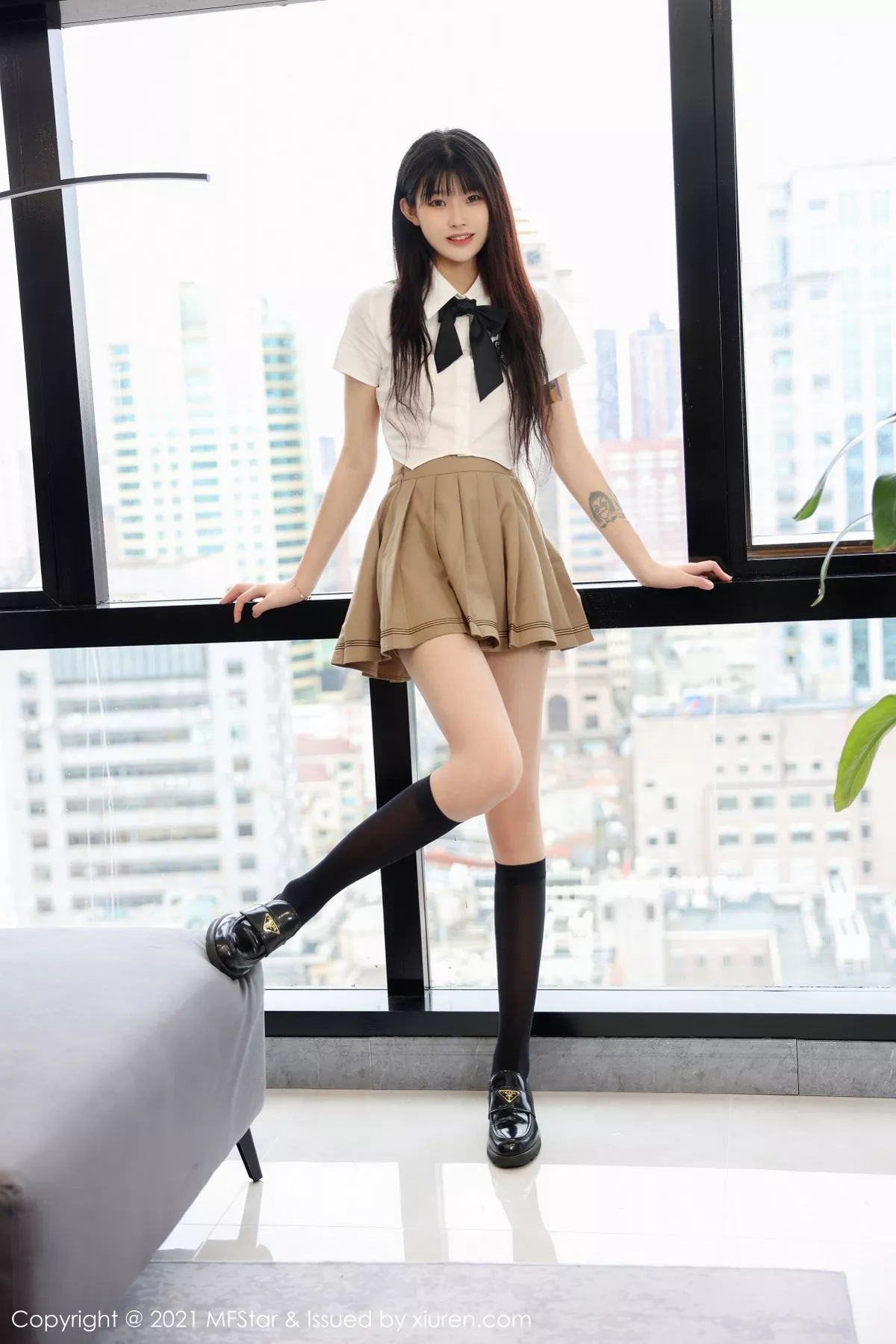 [MFStar模范学院]第546期77qiqi写真 [52P]-025