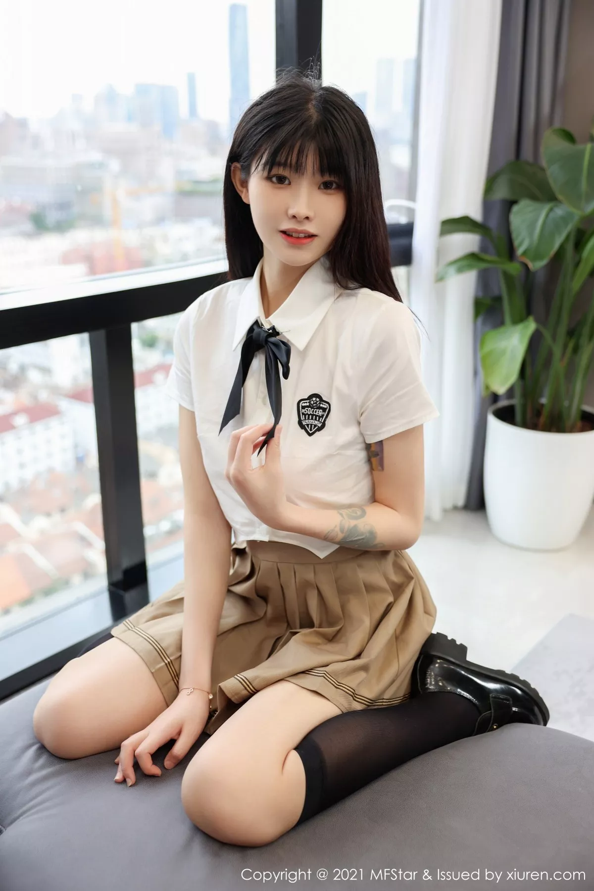 [MFStar模范学院]第546期77qiqi写真 [52P]-015