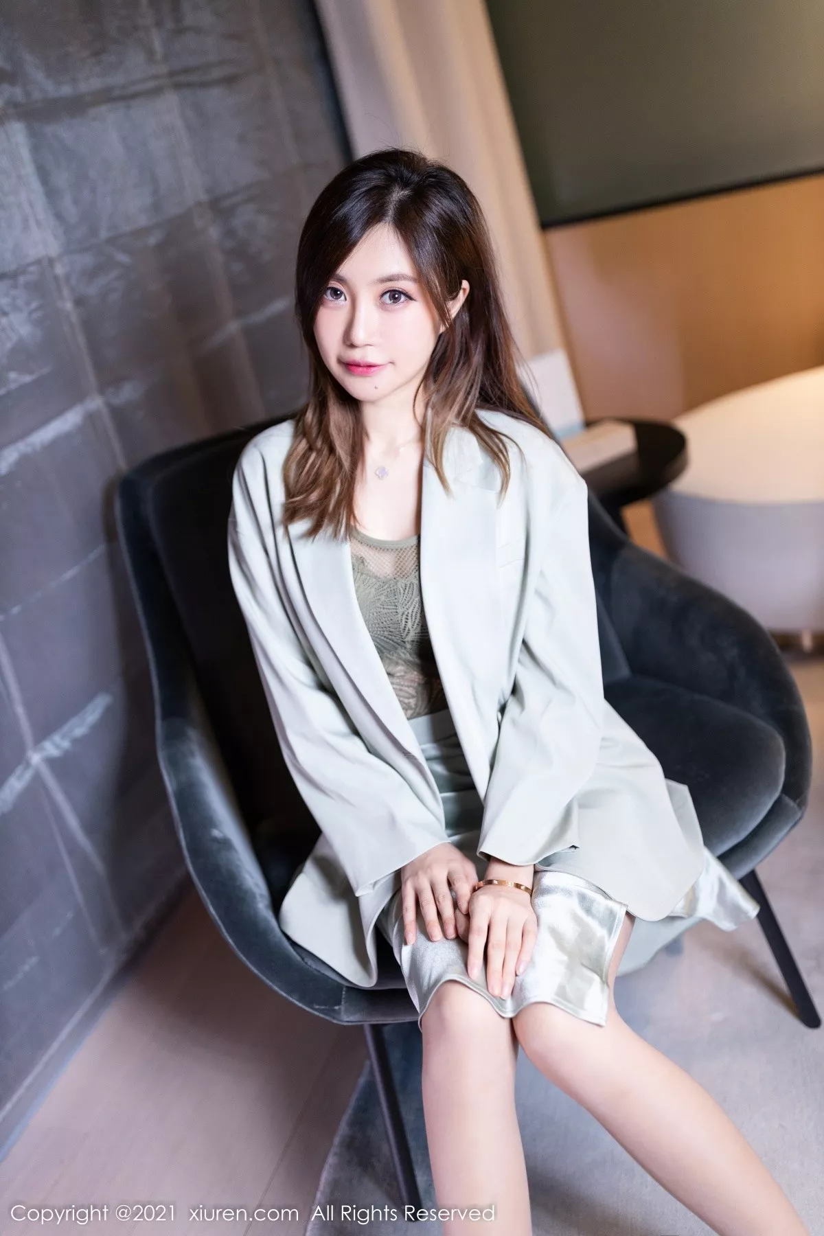 [XiuRen秀人网]第4353期绮里嘉写真 [48P]-001