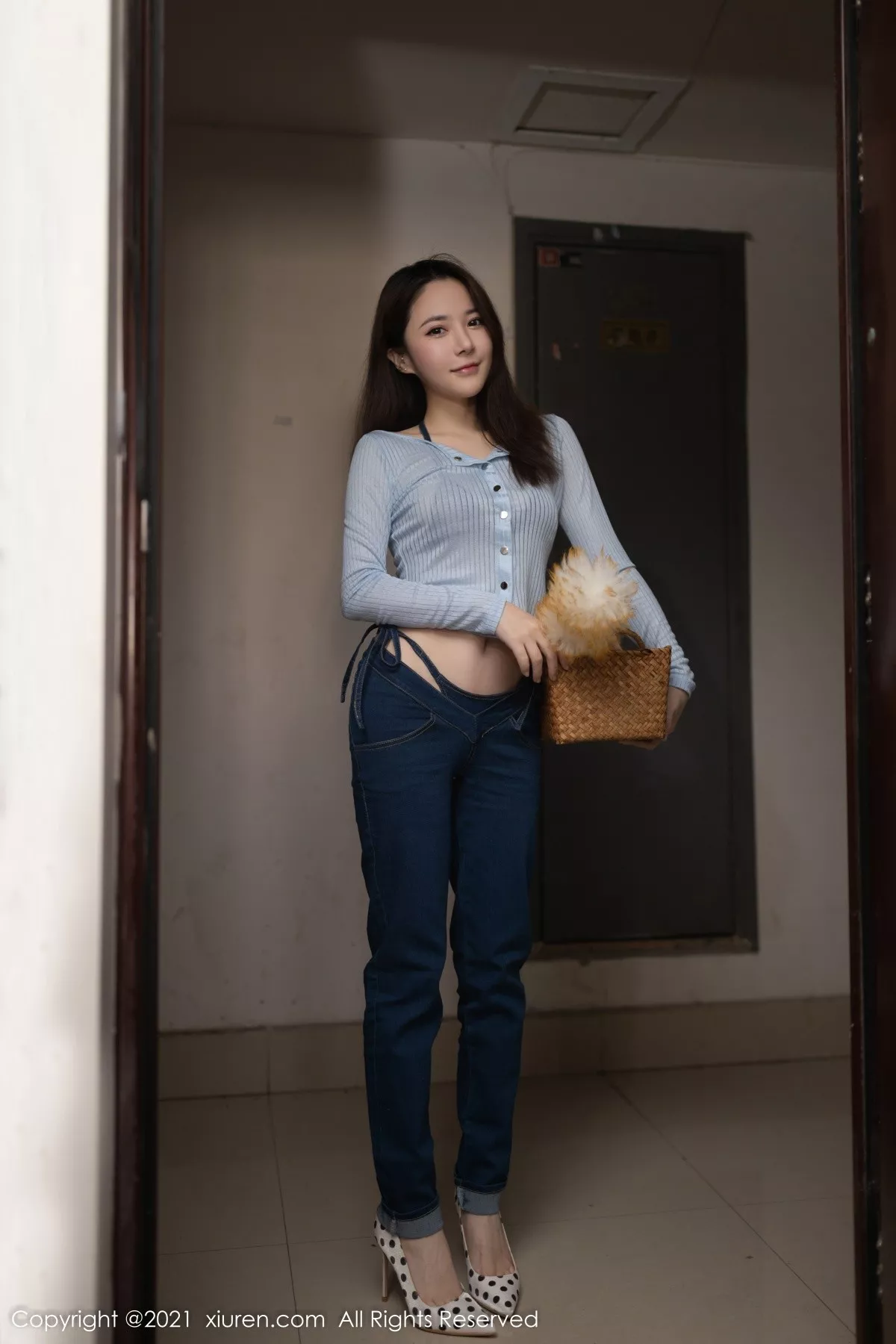 [XiuRen秀人网]第4352期鱼子酱写真 [84P]-001