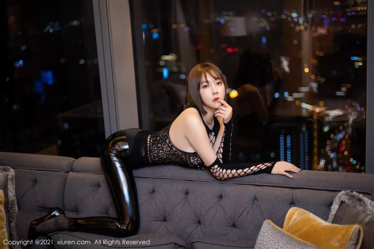 [XiuRen秀人网]第4267期果儿写真 [60P]-032