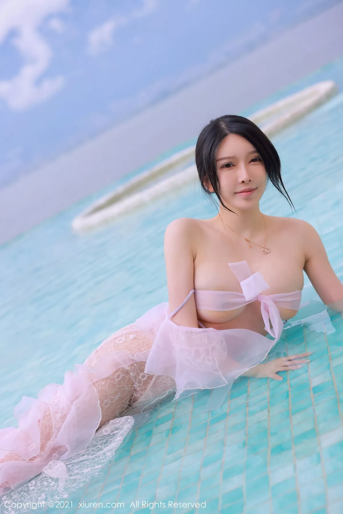 [XiuRen秀人网]第4401期玉兔写真 [54P]-036