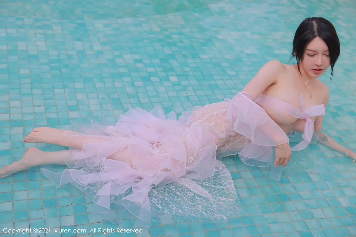 [XiuRen秀人网]第4401期玉兔写真 [54P]-040