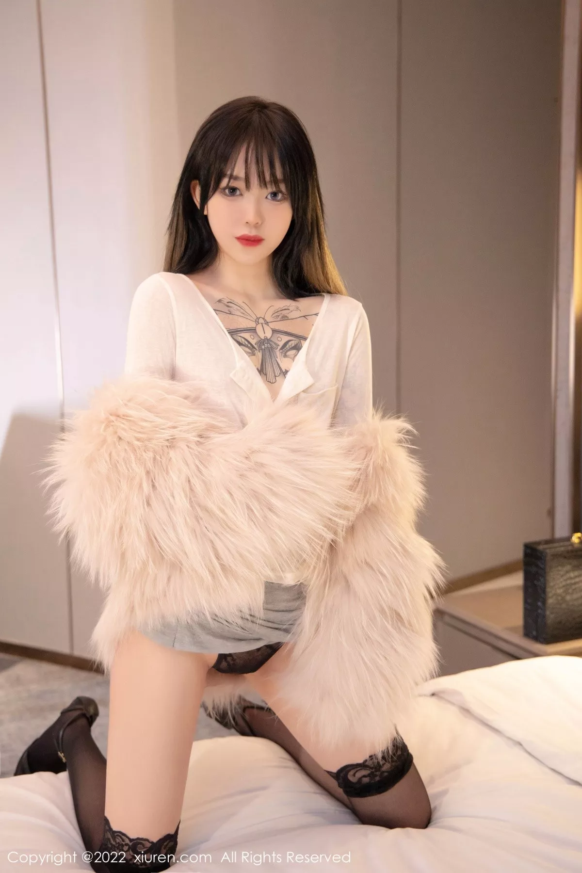 [XiuRen秀人网]第4441期奶瓶写真 [50P]-002
