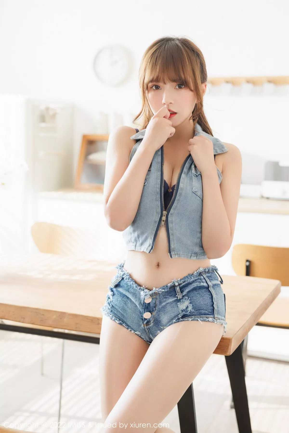 [Imiss爱蜜社]第651期张思允写真 [57P]-001