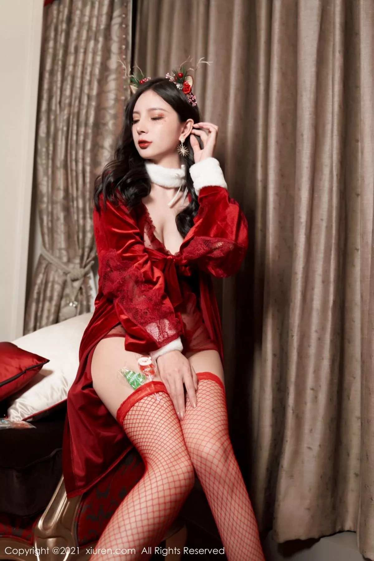 [XiuRen秀人网]第4377期小蛮妖写真 [83P]-001