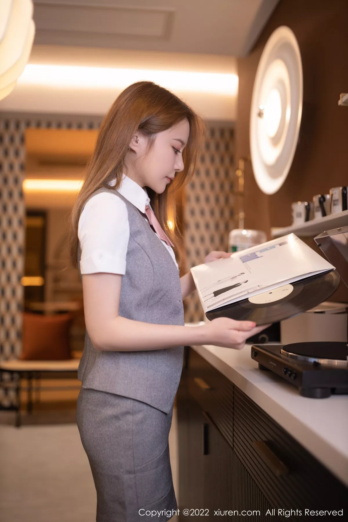[XiuRen秀人网]第4538期鱼子酱写真 [69P]-002