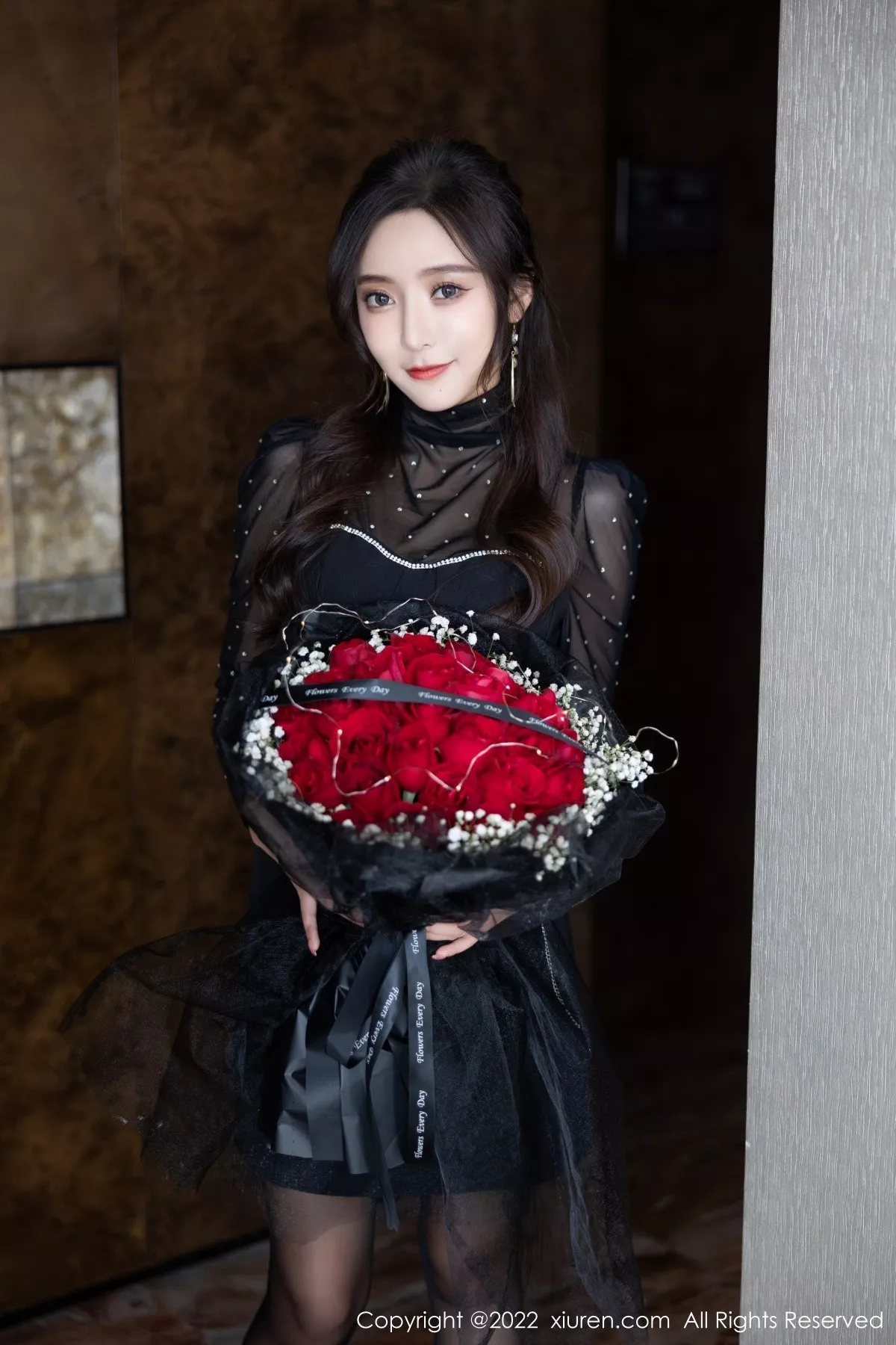 [XiuRen秀人网]第4574期王馨瑶写真 [64P]-002