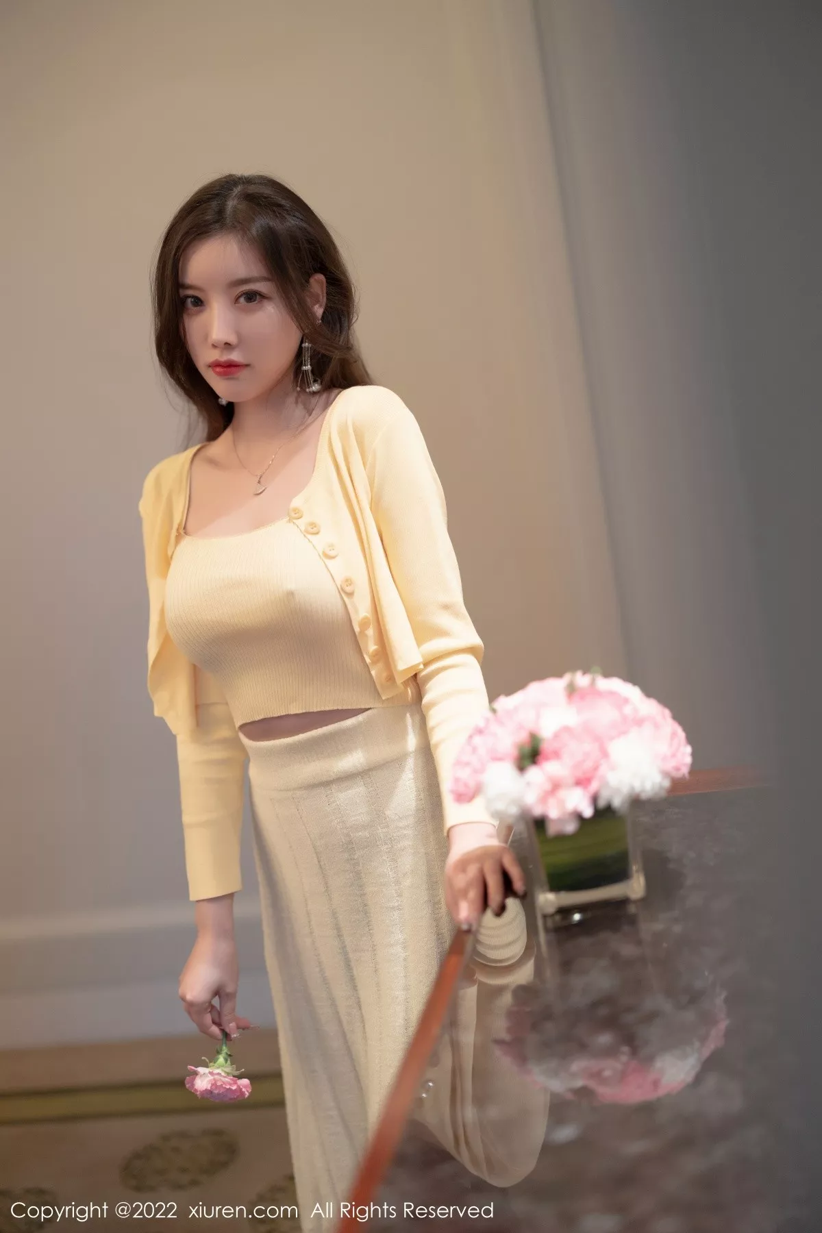 [XiuRen秀人网]第4654期杨晨晨写真 [77P]-001