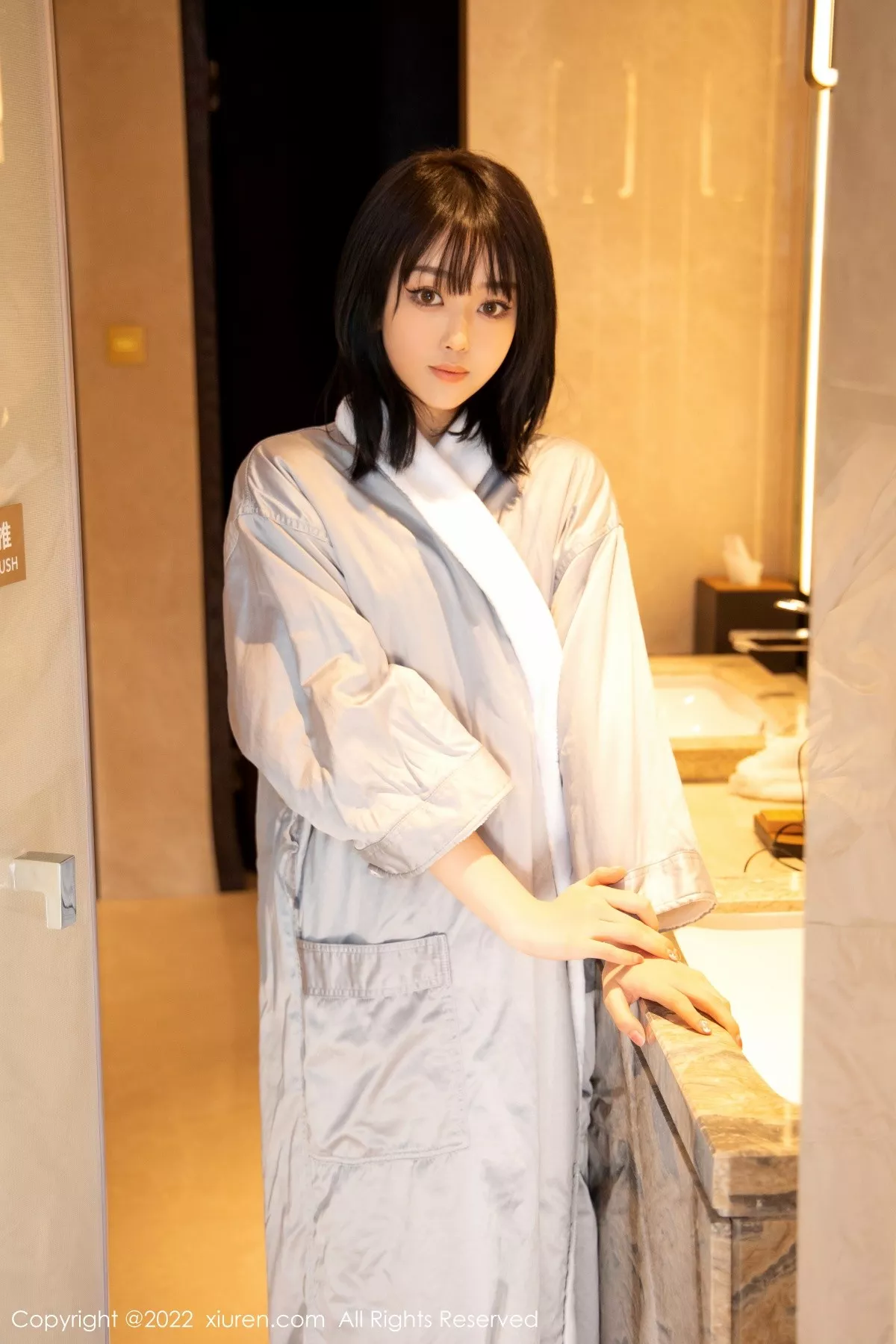 [XiuRen秀人网]第4664期奶瓶写真 [77P]-001