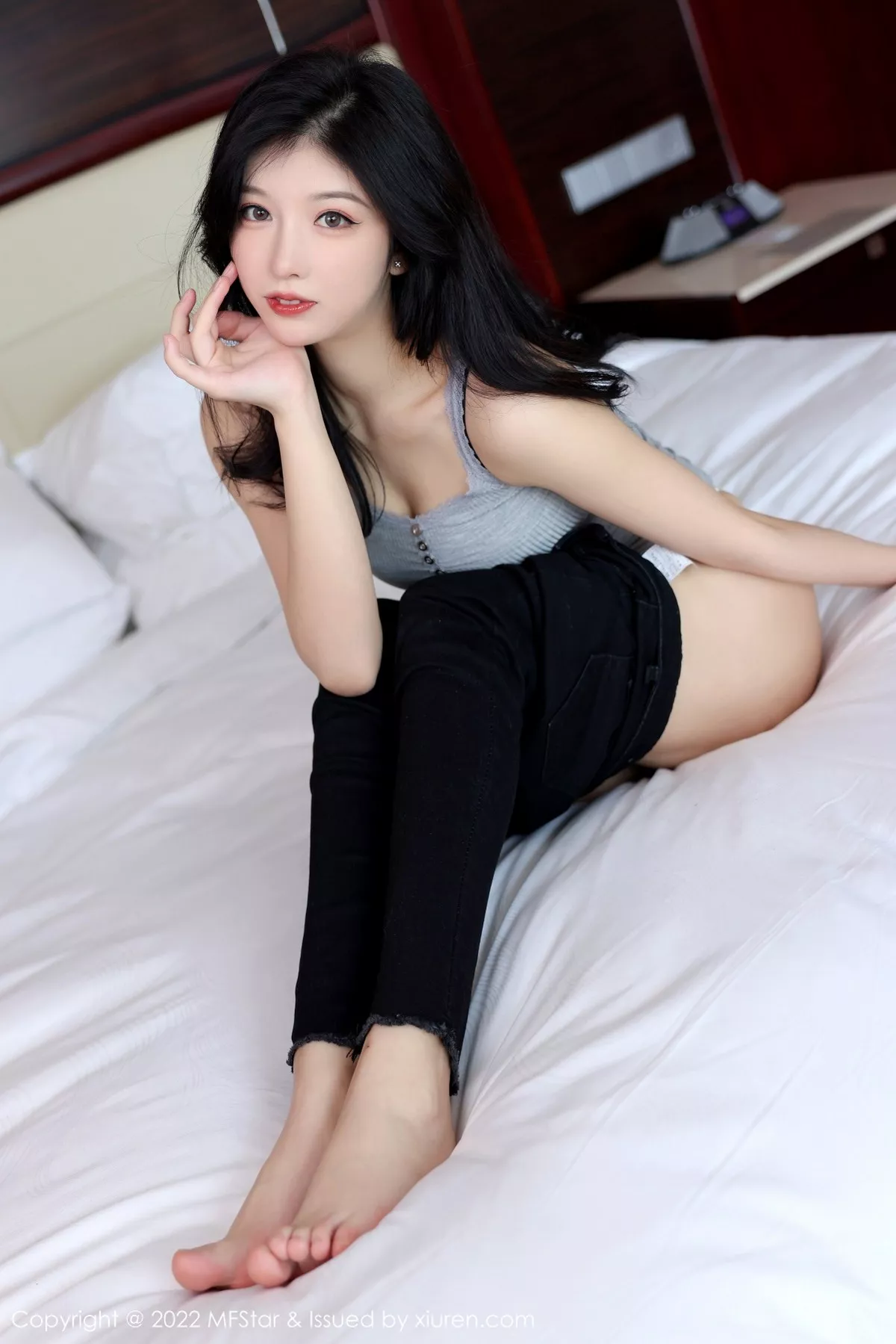 [MFStar模范学院]第557期人间荒糖写真 [70P]-048