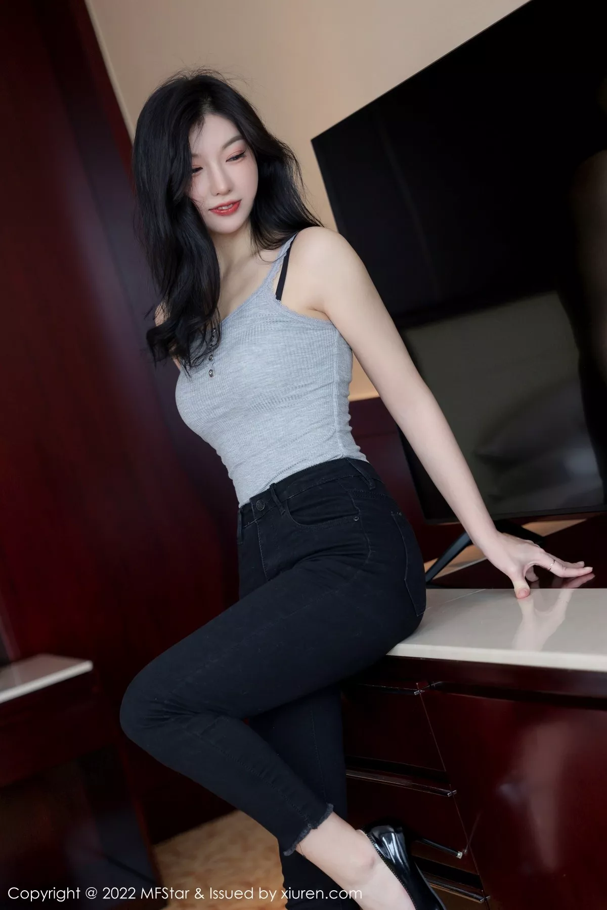 [MFStar模范学院]第557期人间荒糖写真 [70P]-001