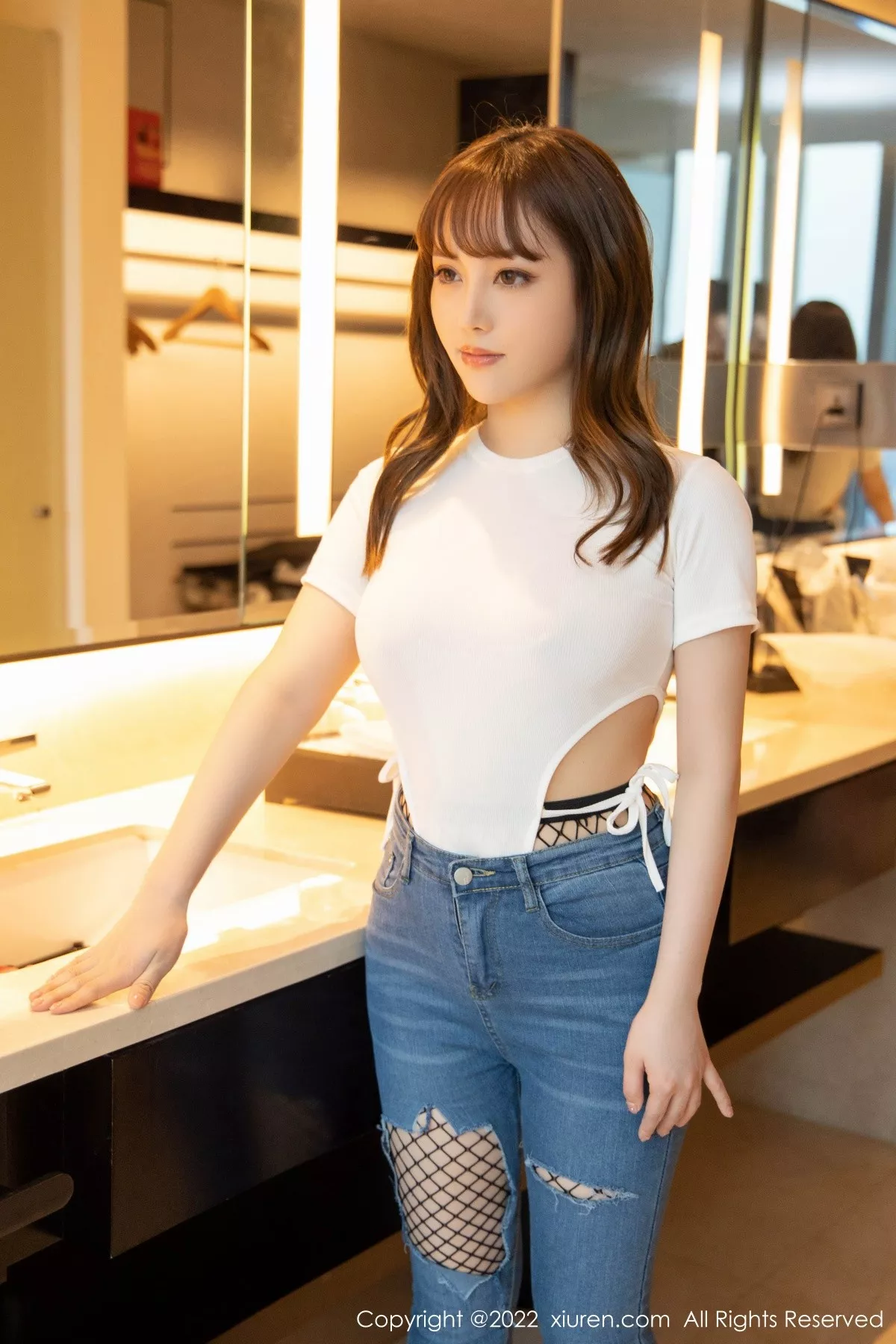 [XiuRen秀人网]第4729期豆瓣酱写真 [78P]-001