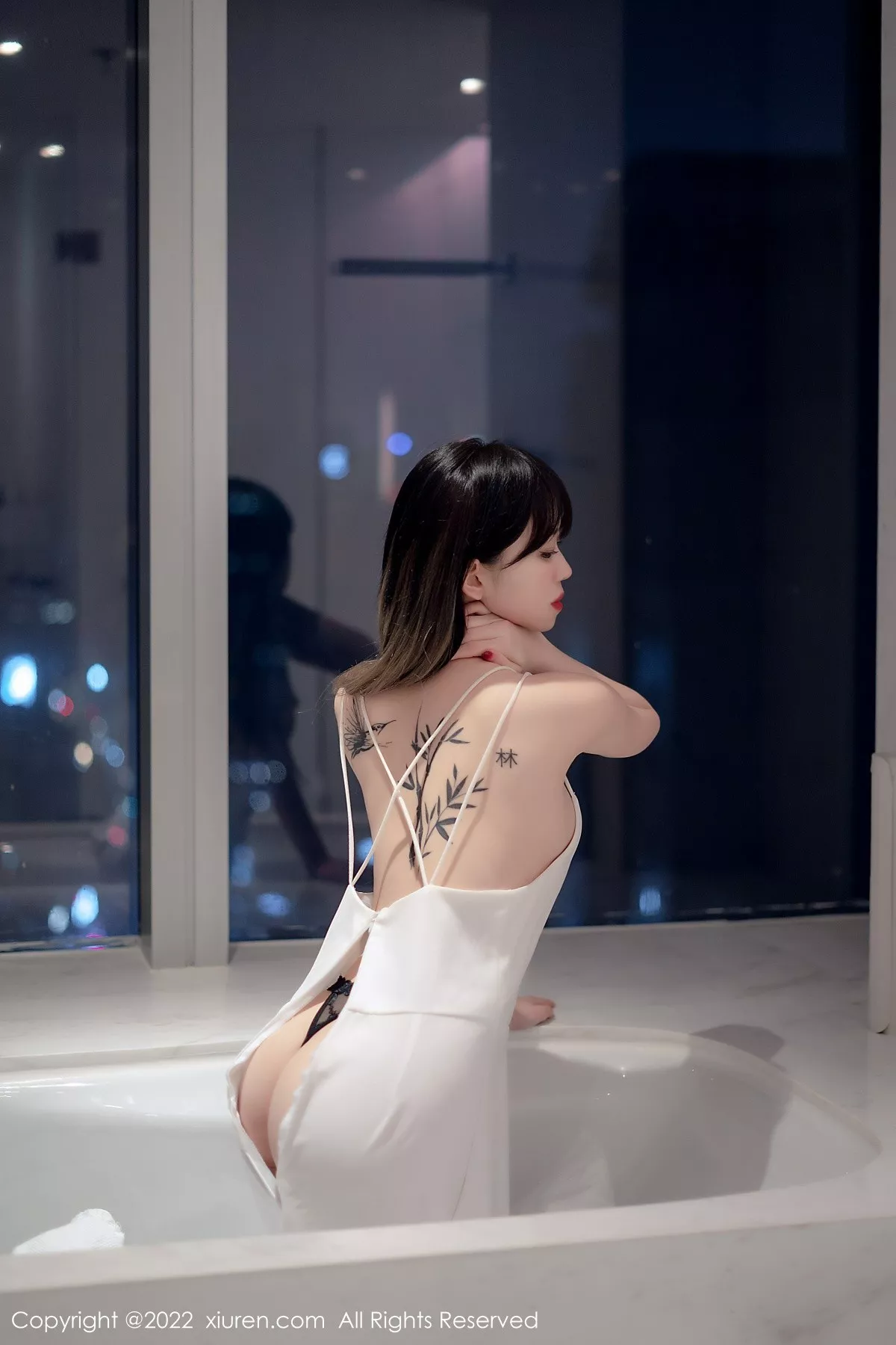[XiuRen秀人网]第4611期奶瓶写真 [55P]-012
