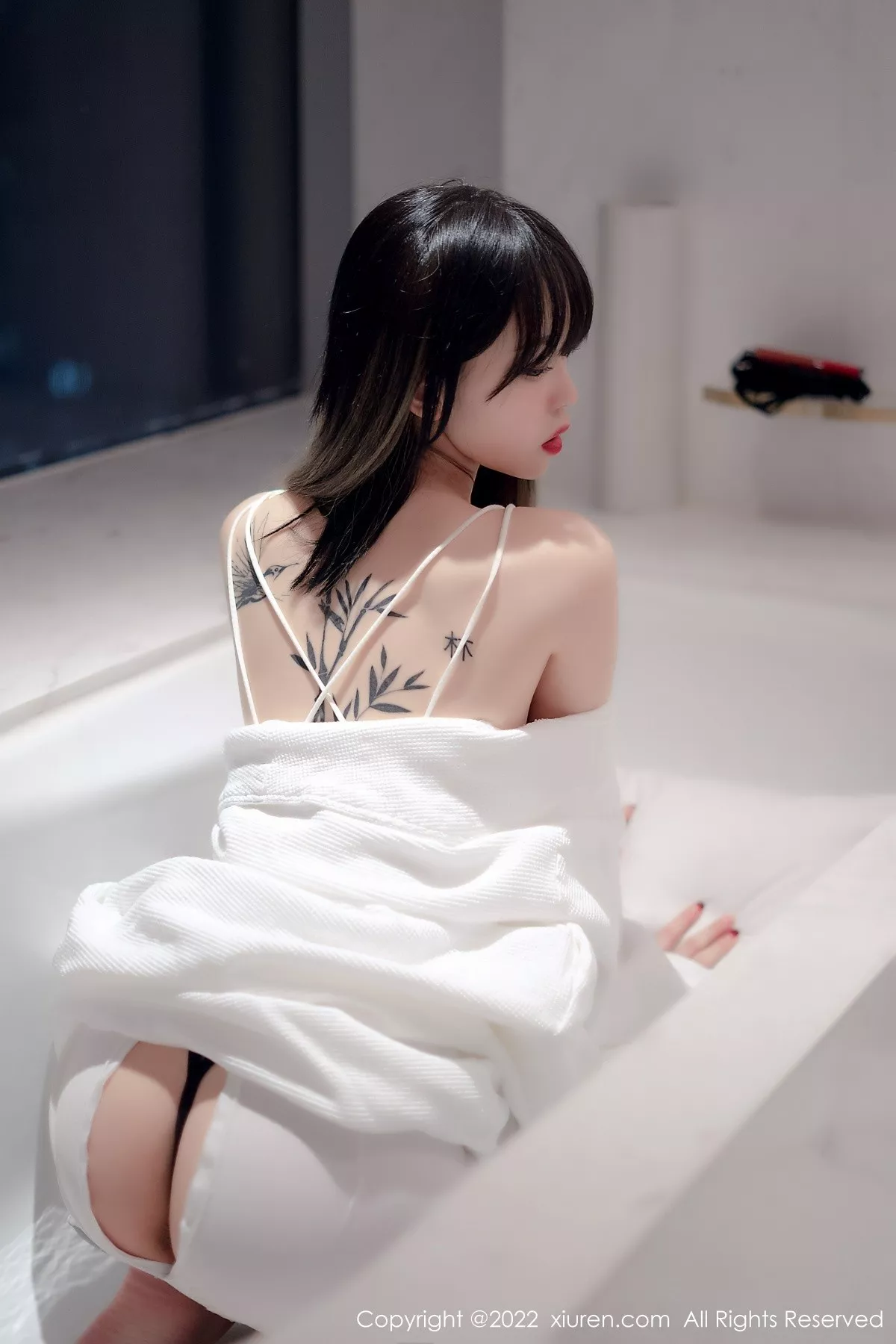 [XiuRen秀人网]第4611期奶瓶写真 [55P]-009