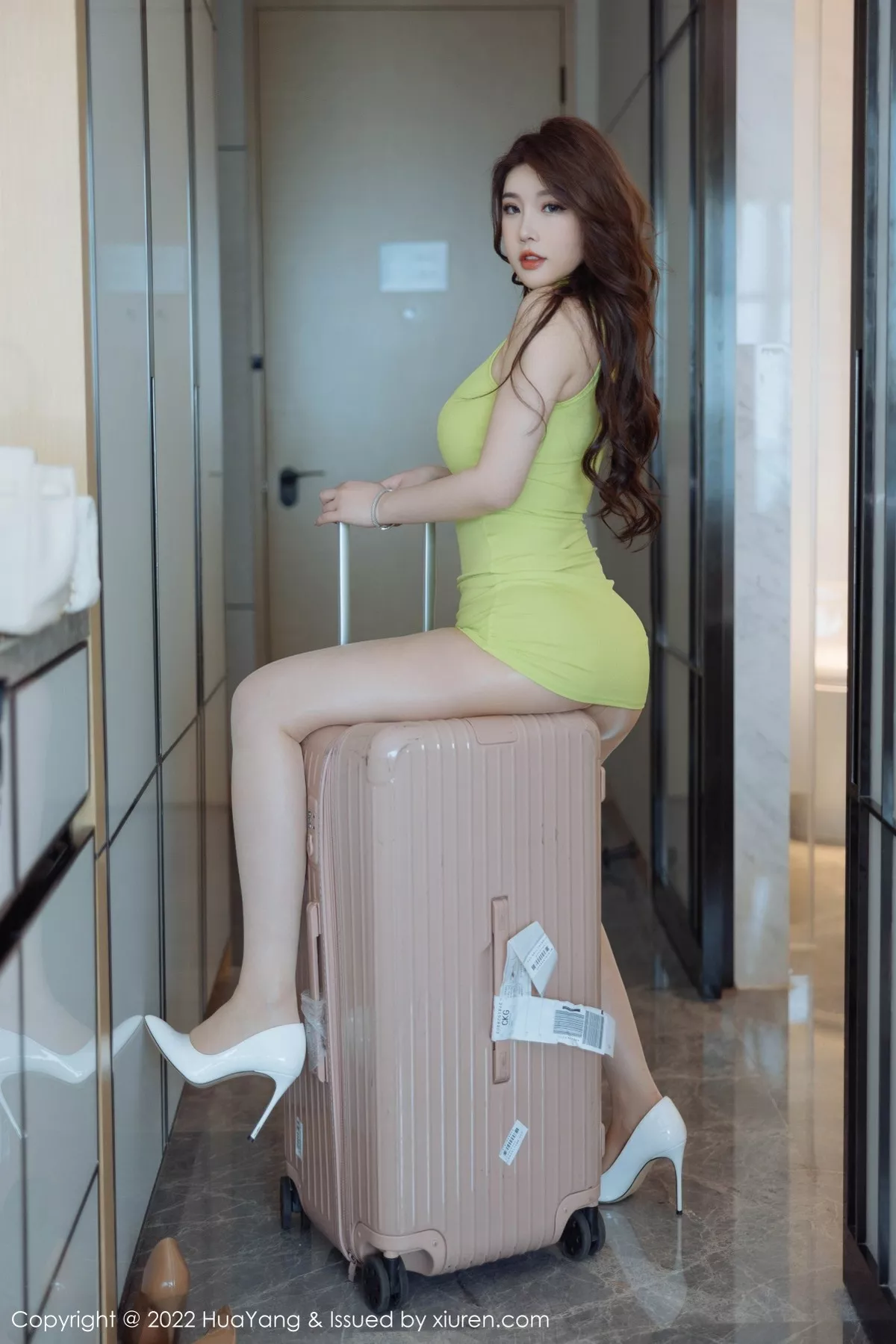 [HuaYang花漾]第494期小海臀写真 [47P]-013