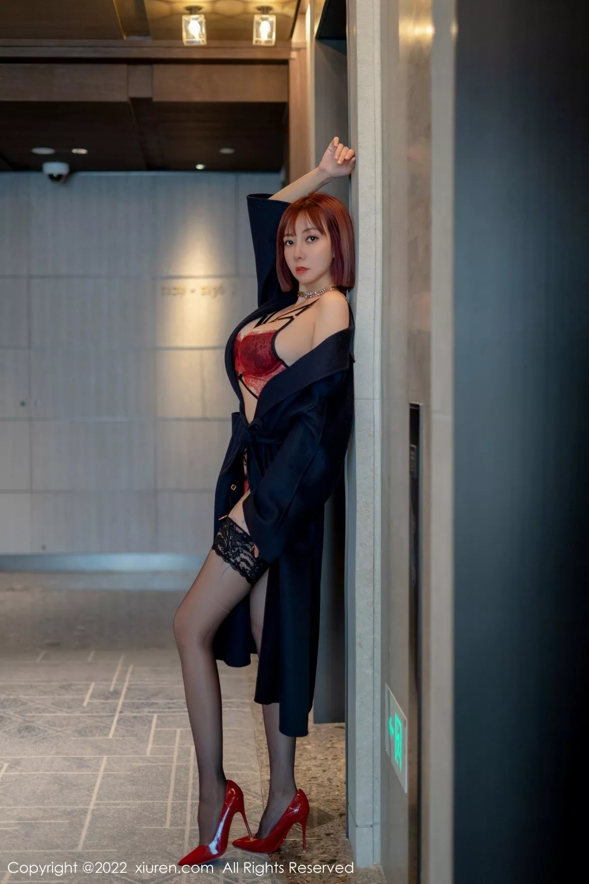[XiuRen秀人网]第4886期果儿写真 [53P]-001