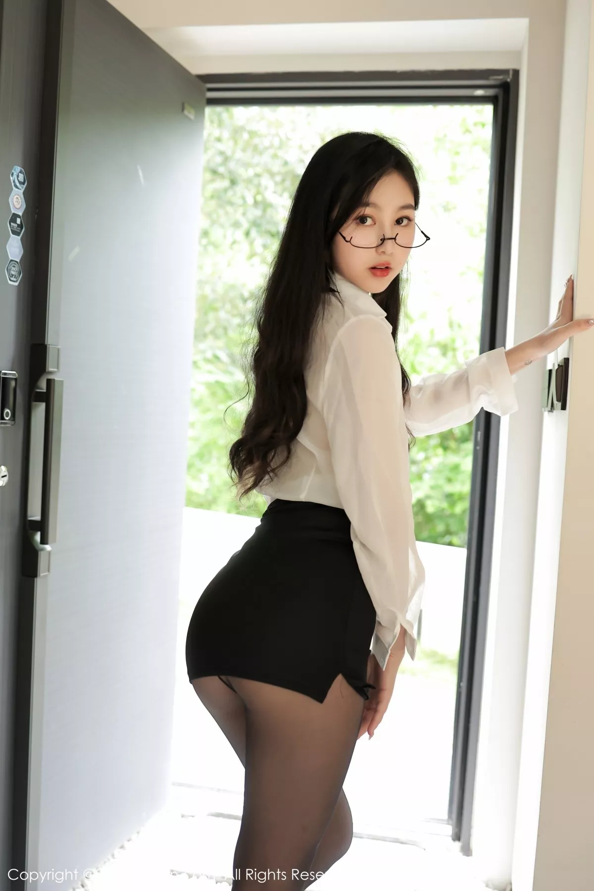 [XiuRen秀人网]第5117期谢晚晚写真 [83P]-001
