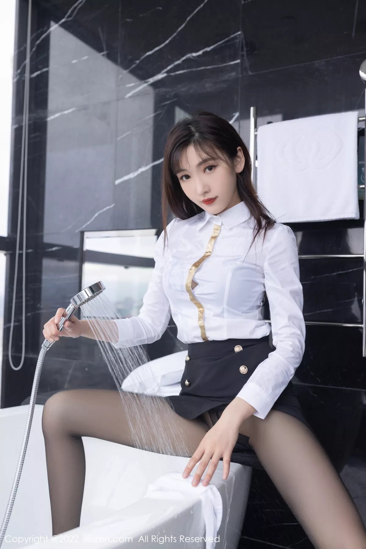 [XiuRen秀人网]第5183期陆萱萱写真 [73P]-003