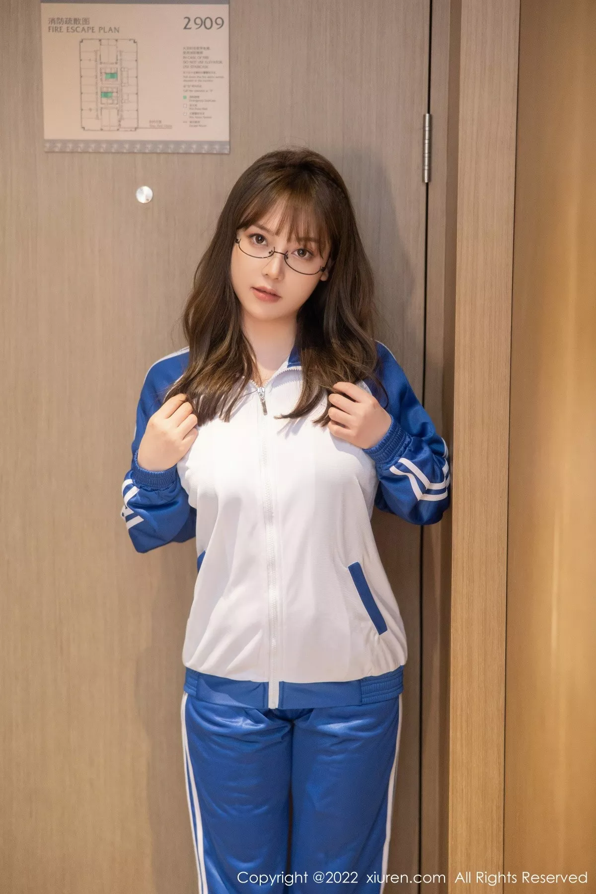 [XiuRen秀人网]第5377期豆瓣酱写真 [90P]-002