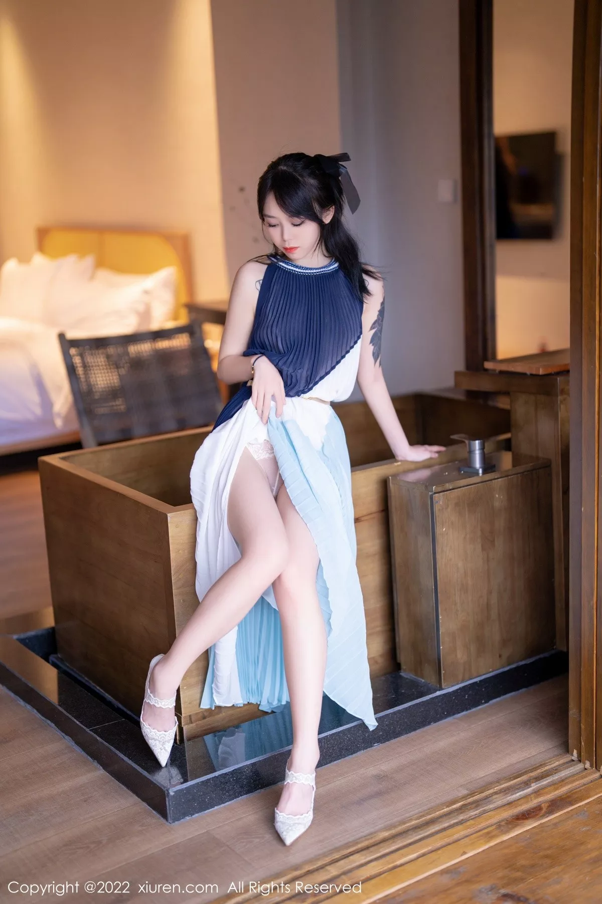 [XiuRen秀人网]第5327期奶瓶写真 [53P]-005
