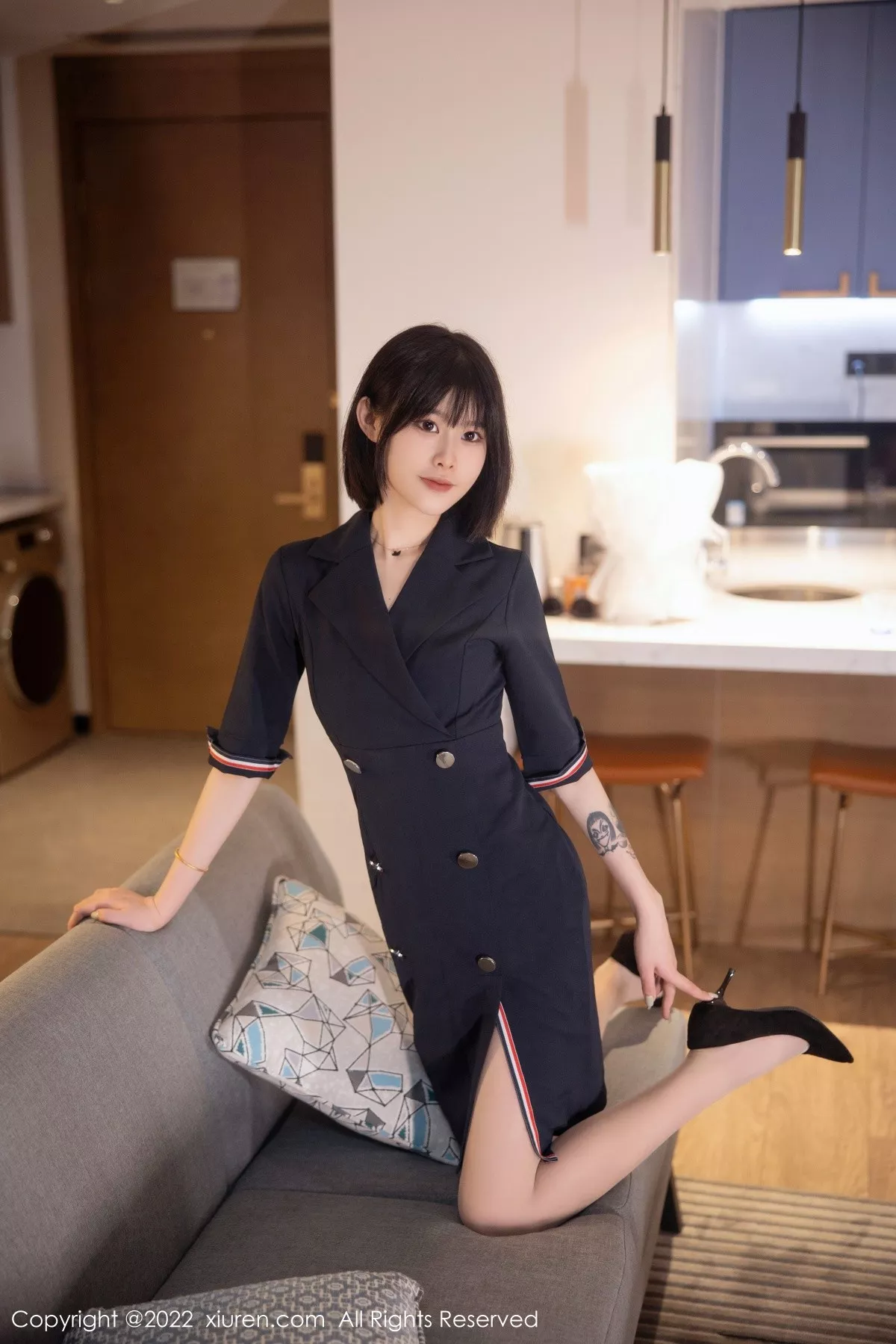 [XiuRen秀人网]第5329期77qiqi写真 [98P]-009