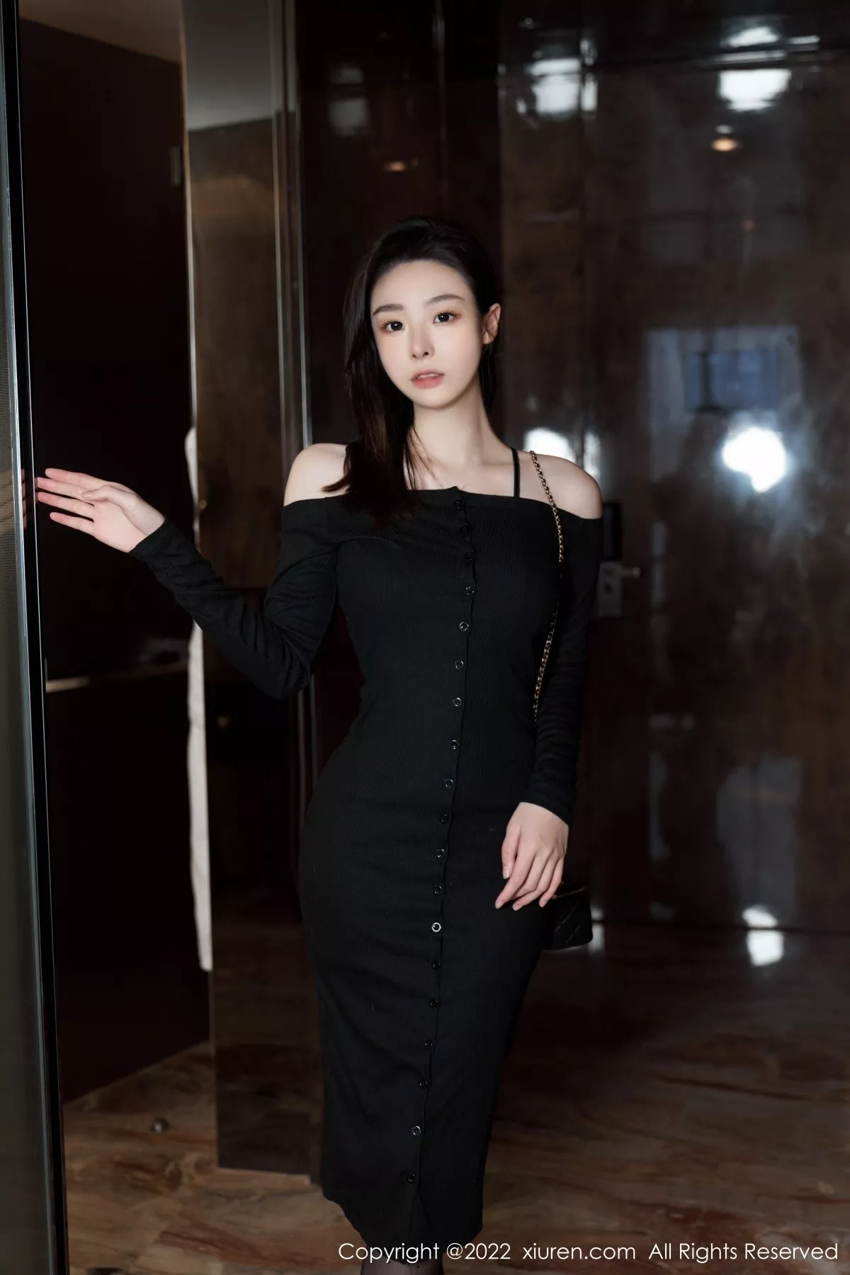 [XiuRen秀人网]第5529期是小逗逗写真 [92P]-001