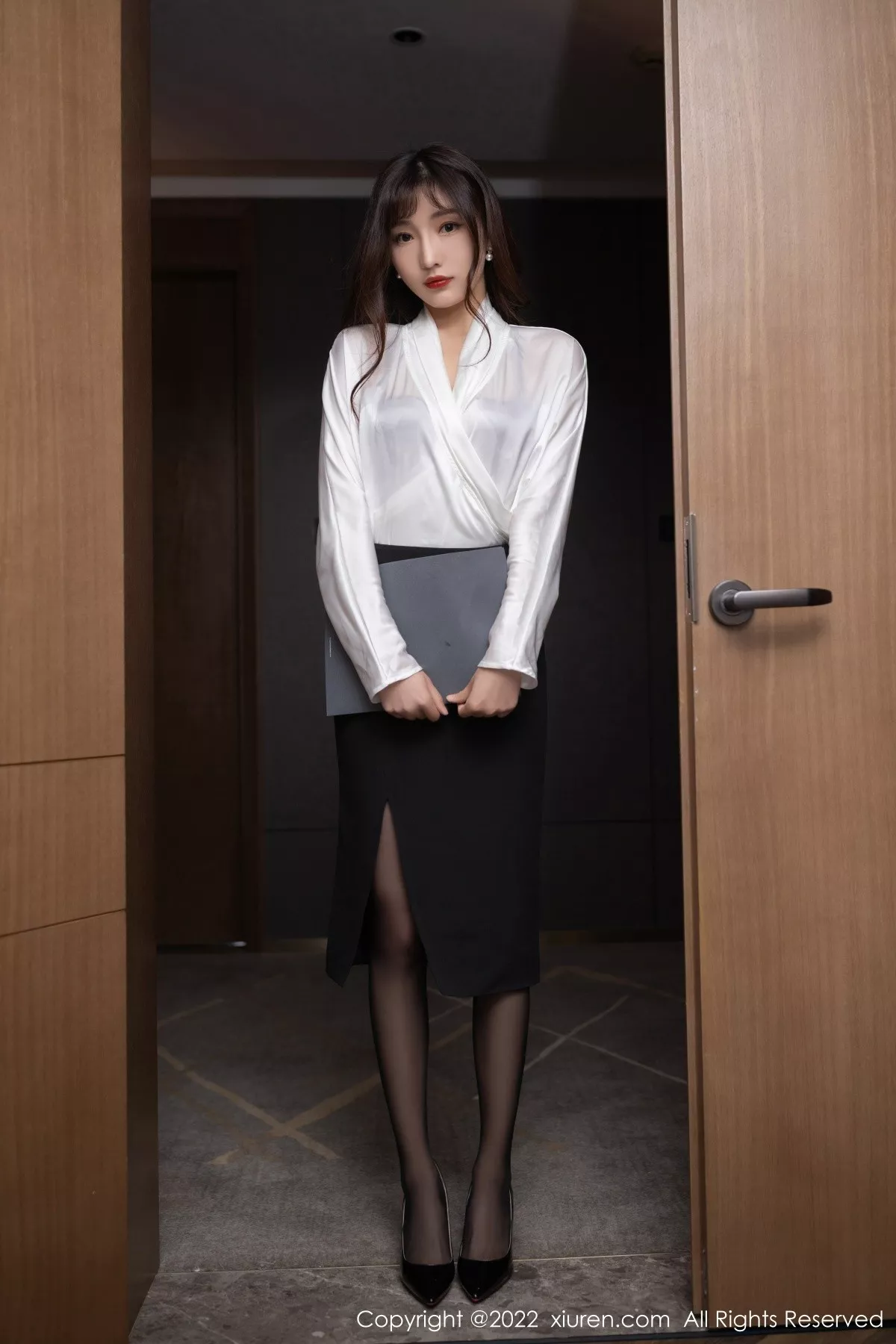 [XiuRen秀人网]第5564期陆萱萱写真 [80P]-002