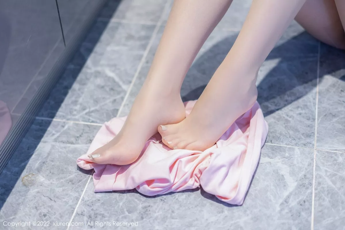 [XiuRen秀人网]第5593期是小逗逗写真 [78P]-073