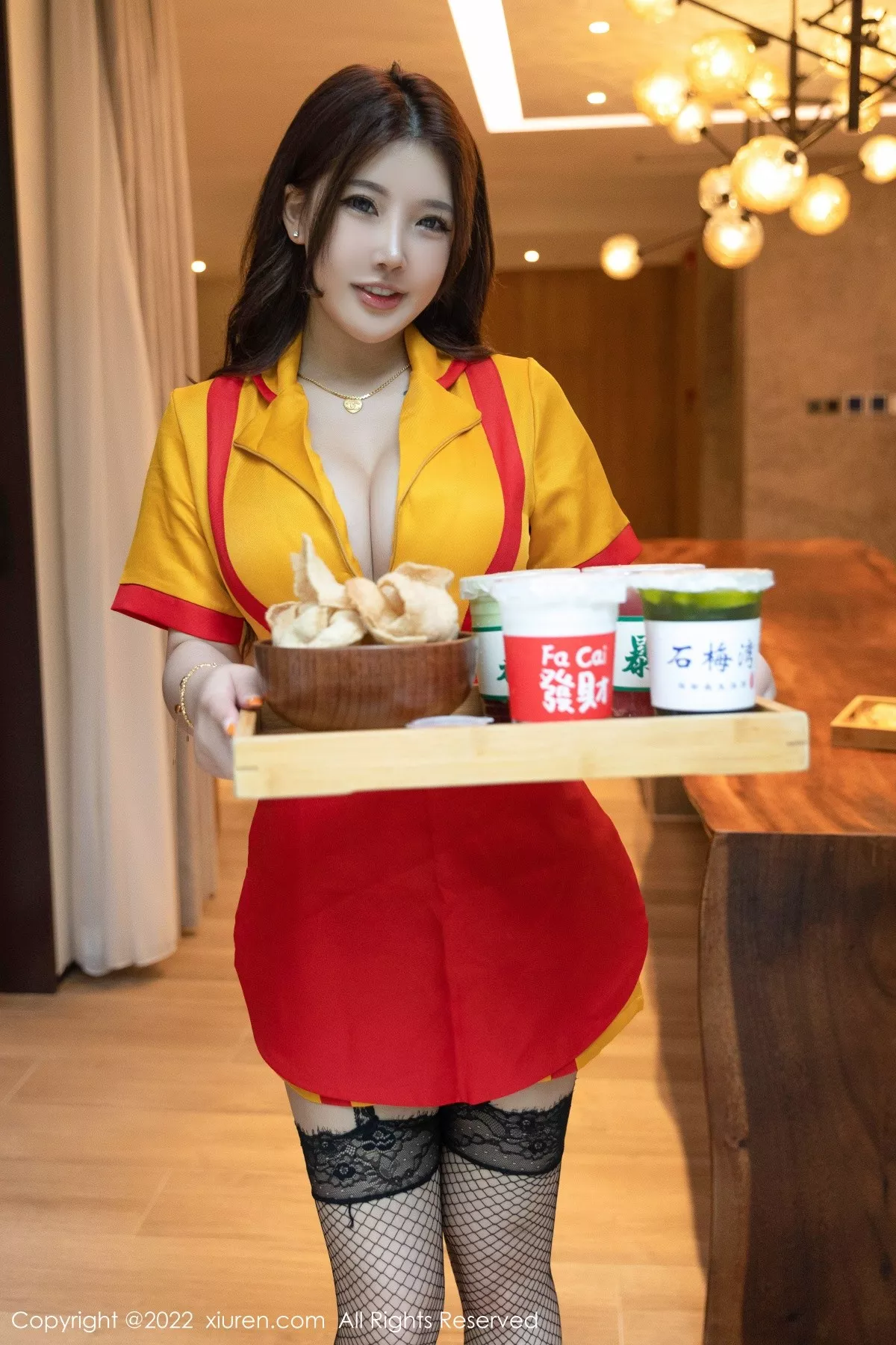 [XiuRen秀人网]第5509期小海臀写真 [56P]-001
