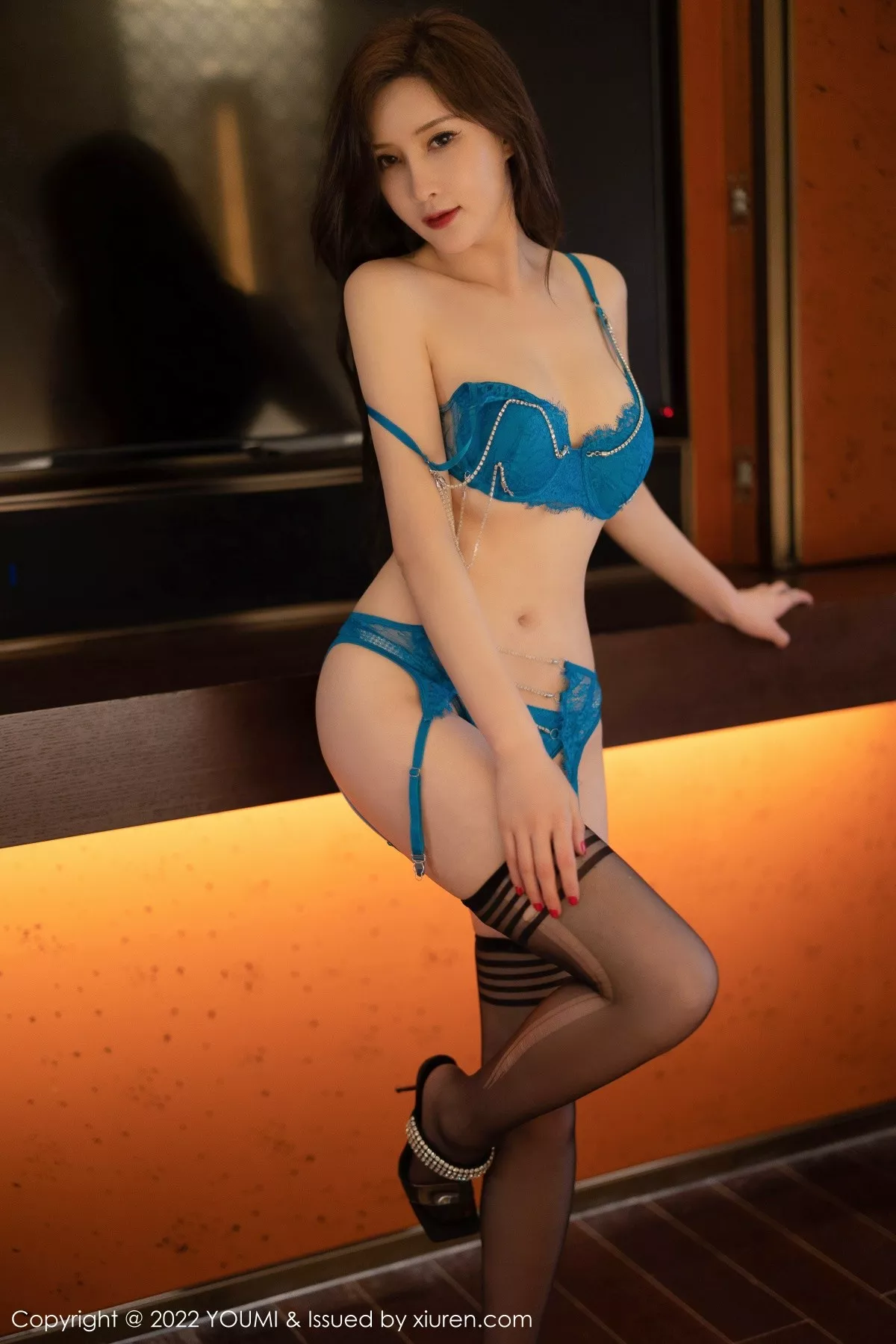 [YouMi尤蜜荟]第848期奶瓶土肥圆写真 [76P]-001