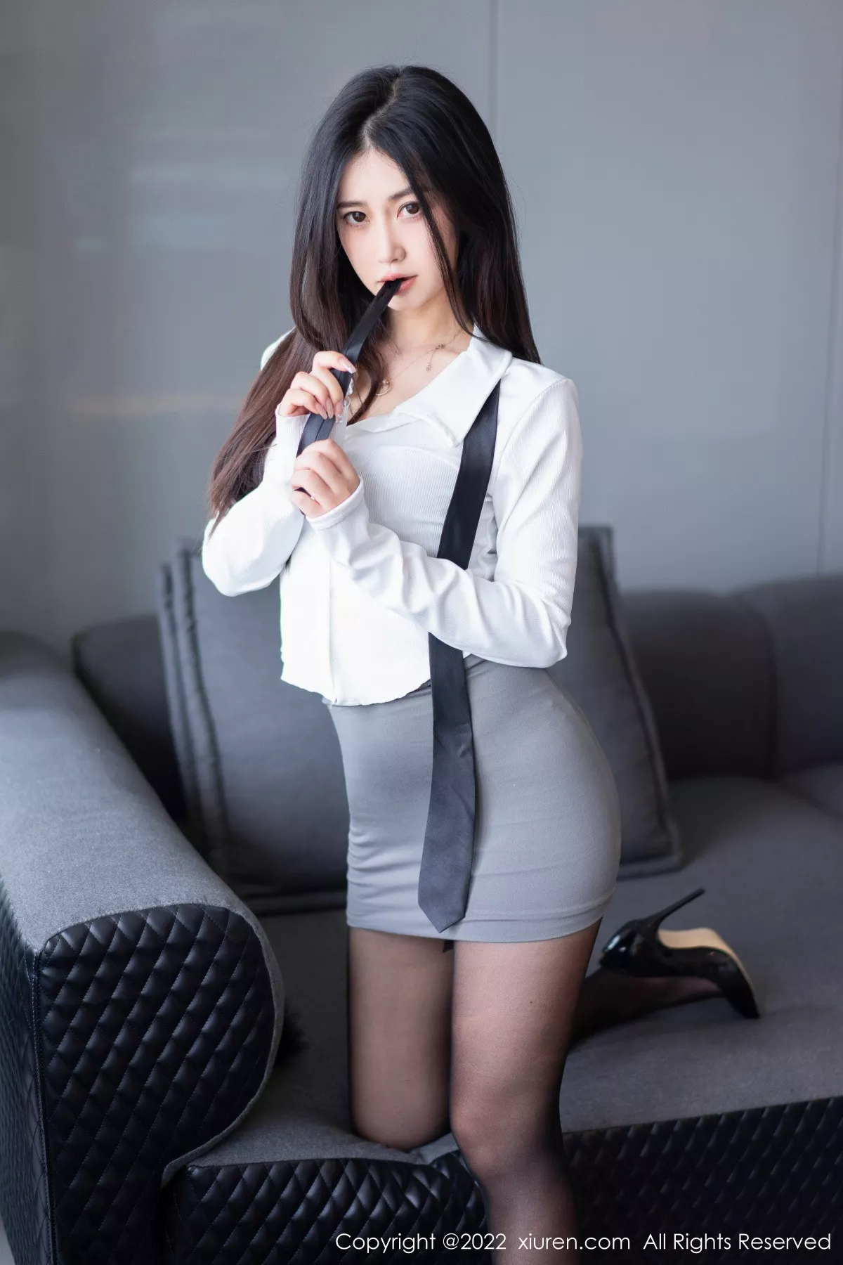 [XiuRen秀人网]第5795期阿姣写真 [67P]-002