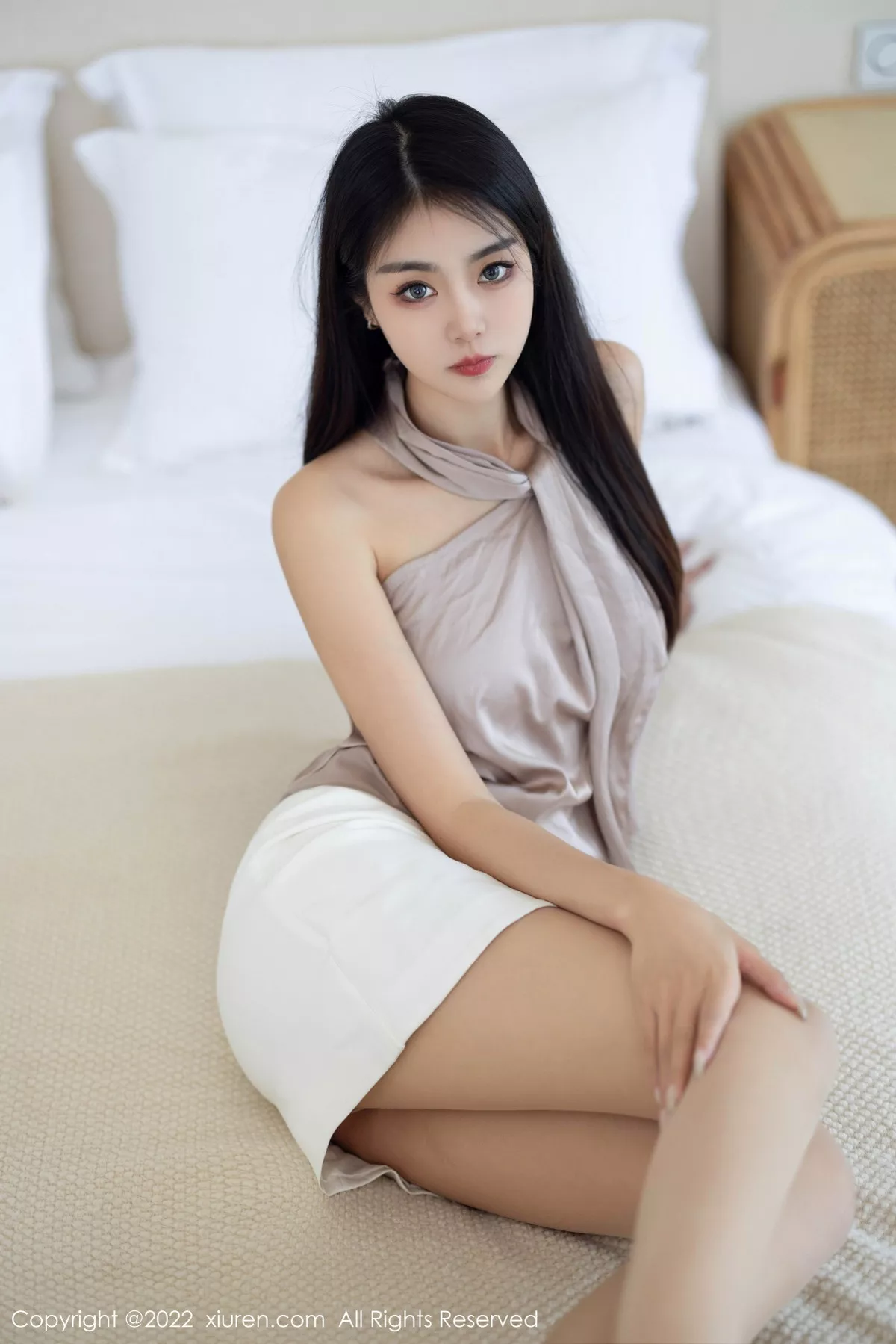 [XiuRen秀人网]第5804期可乐写真 [84P]-002