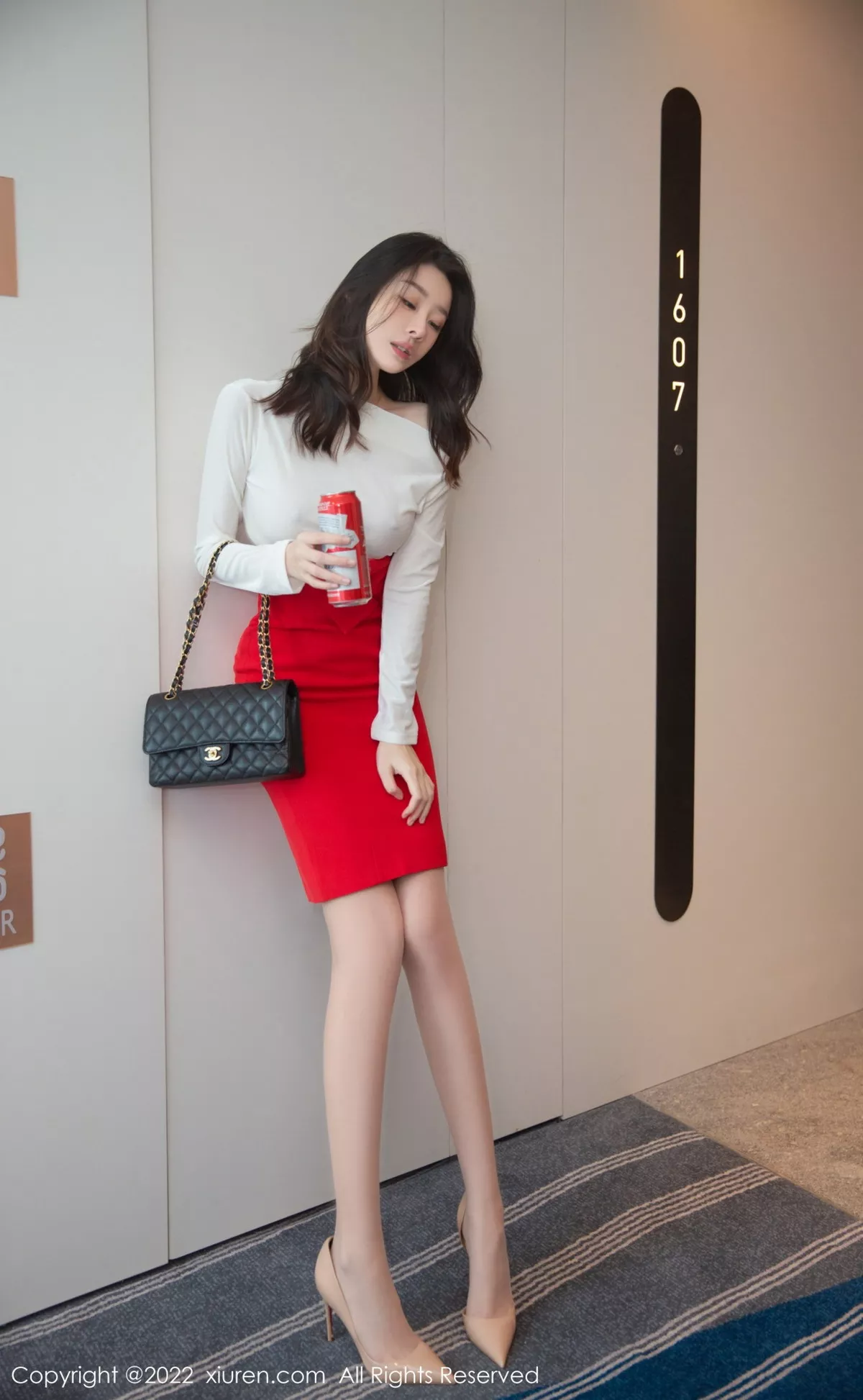 [XiuRen秀人网]第5836期是小逗逗写真 [80P]-002
