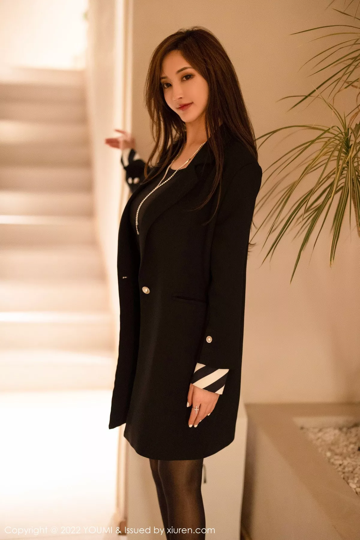 [YouMi尤蜜荟]第863期奶瓶土肥圆写真 [86P]-001