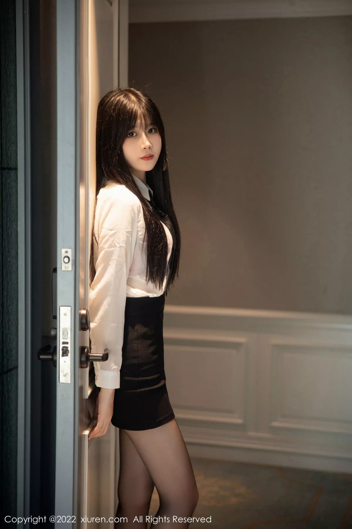 [XiuRen秀人网]第5861期77qiqi写真 [79P]-001
