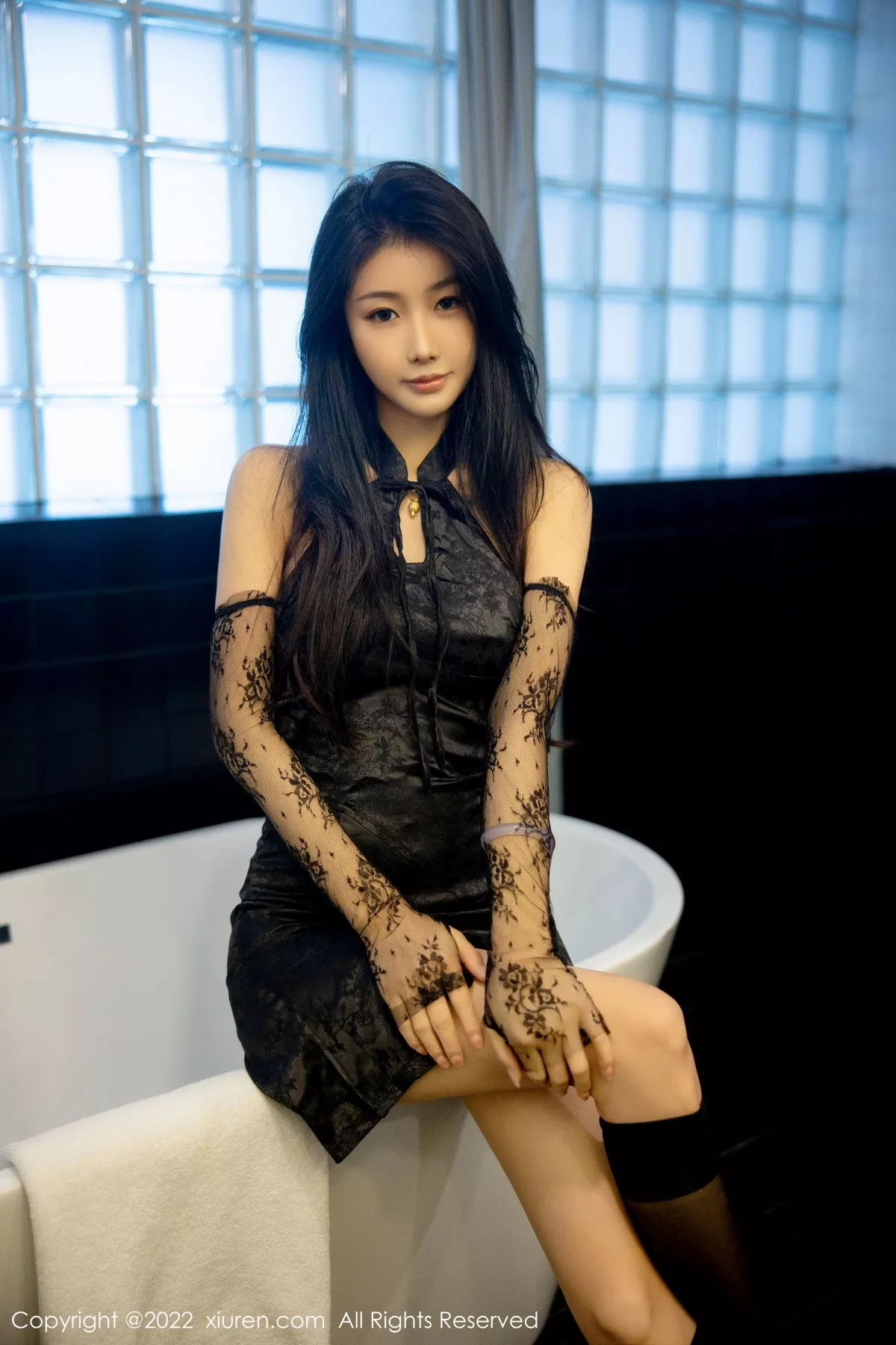 [XiuRen秀人网]第5864期苏苏阿写真 [79P]-002