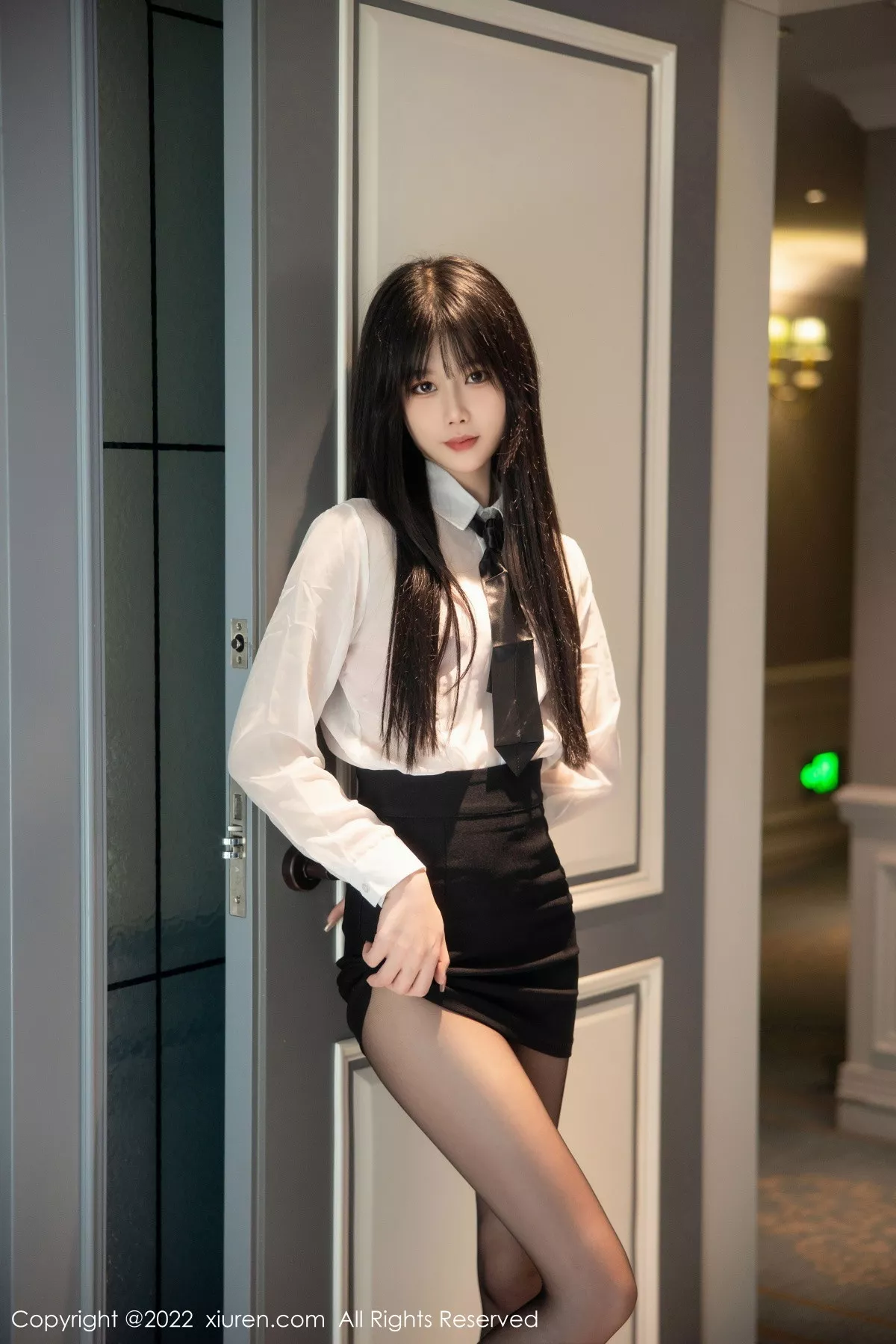 [XiuRen秀人网]第5861期77qiqi写真 [79P]-002