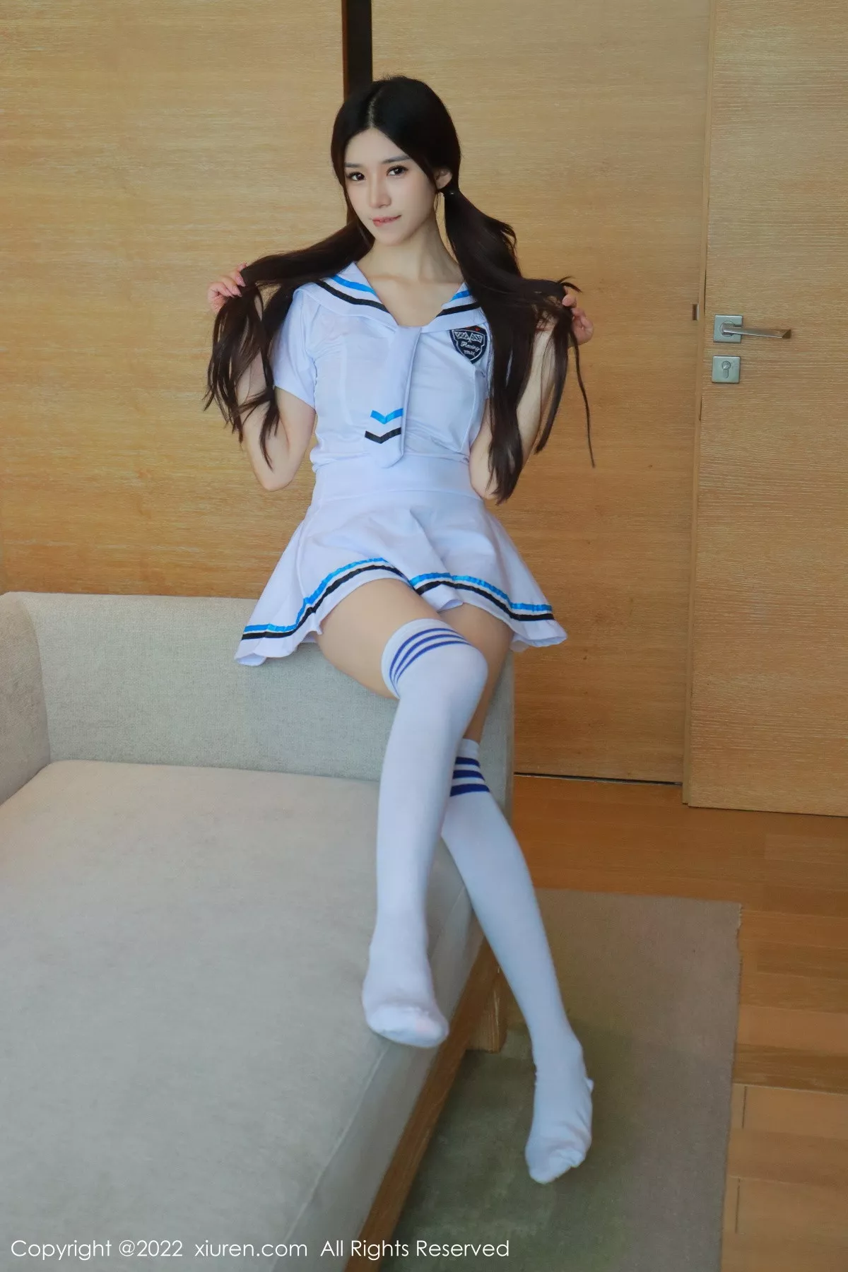 [XiuRen秀人网]第5924期韩心雨写真 [50P]-001