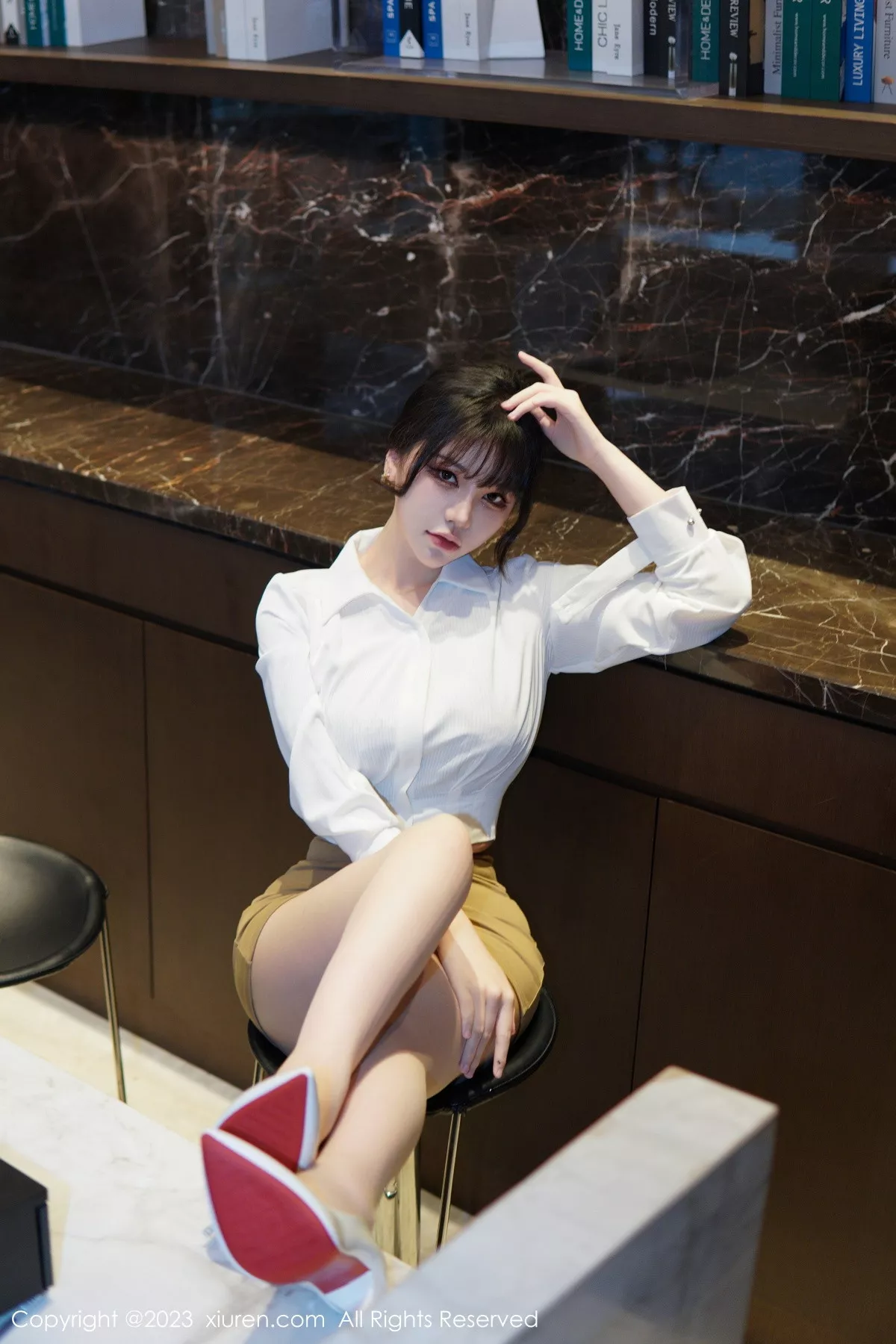 [XiuRen秀人网]第6111期桃桃子写真 [86P]-001