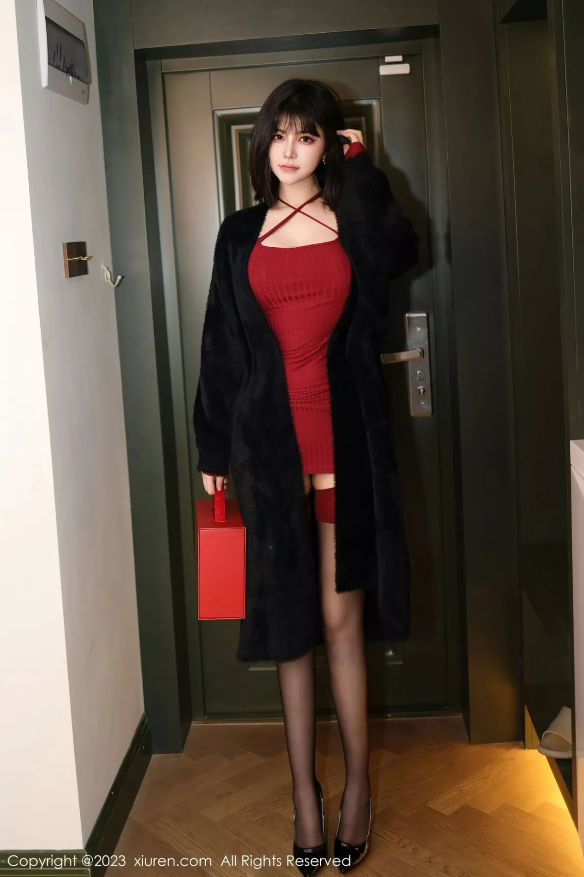 [XiuRen秀人网]第6144期桃桃子写真 [81P]-001